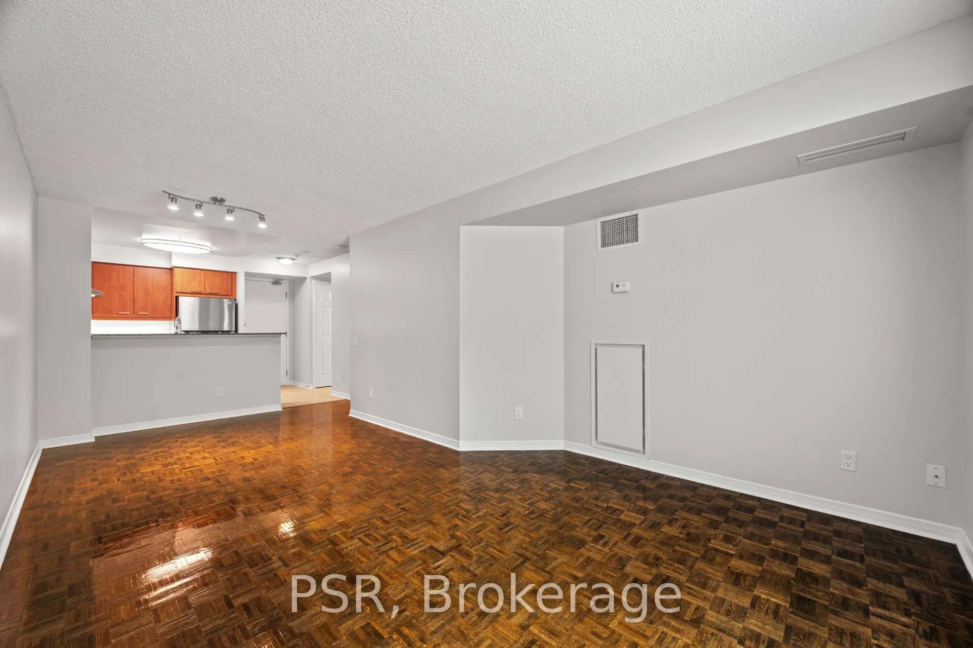 515 Rosewell Avenue #104