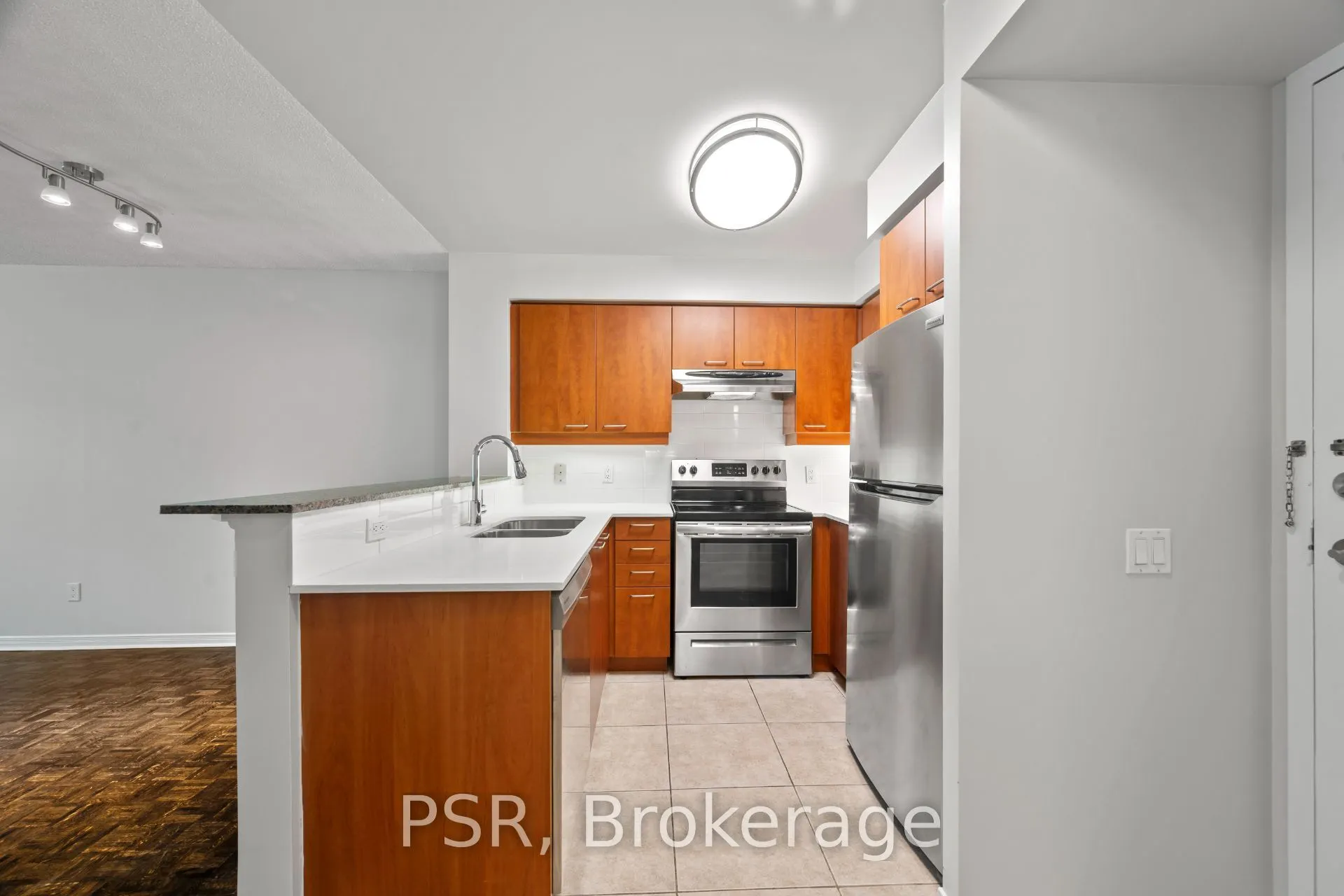 515 Rosewell Avenue #104