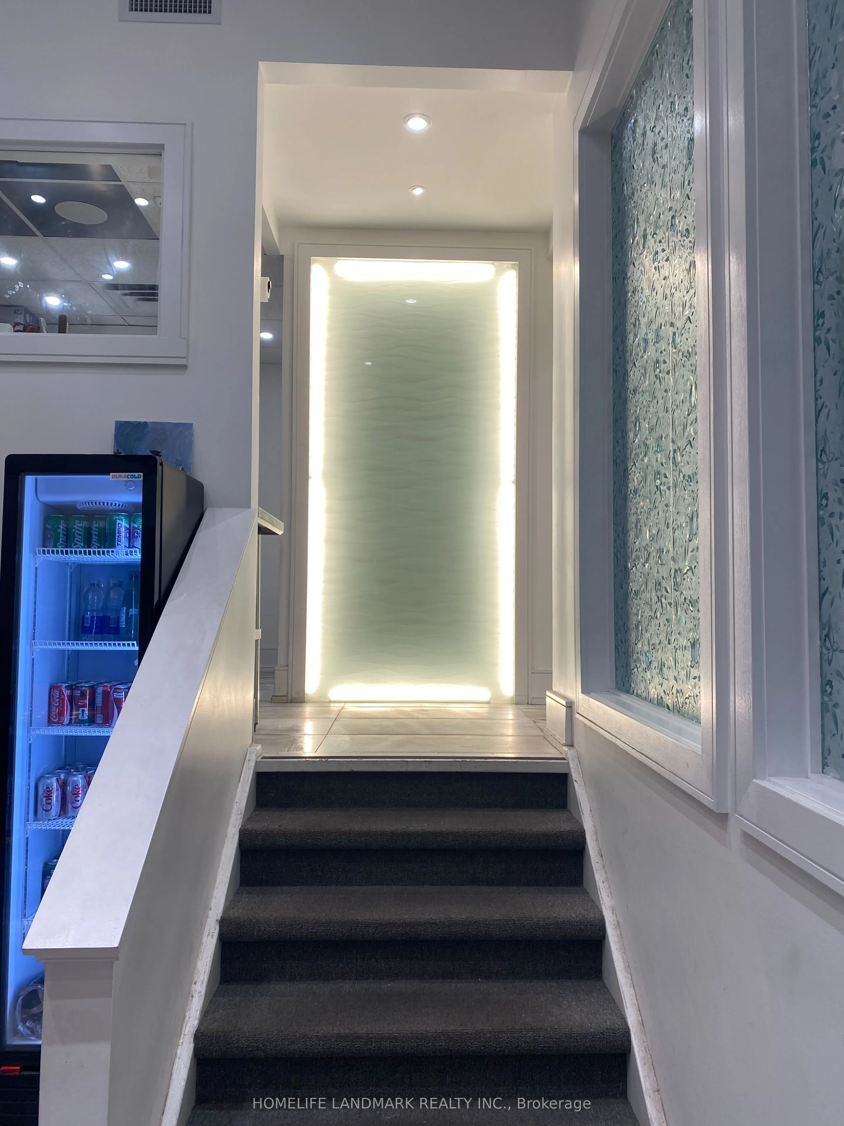 909 Yonge Street #27-28