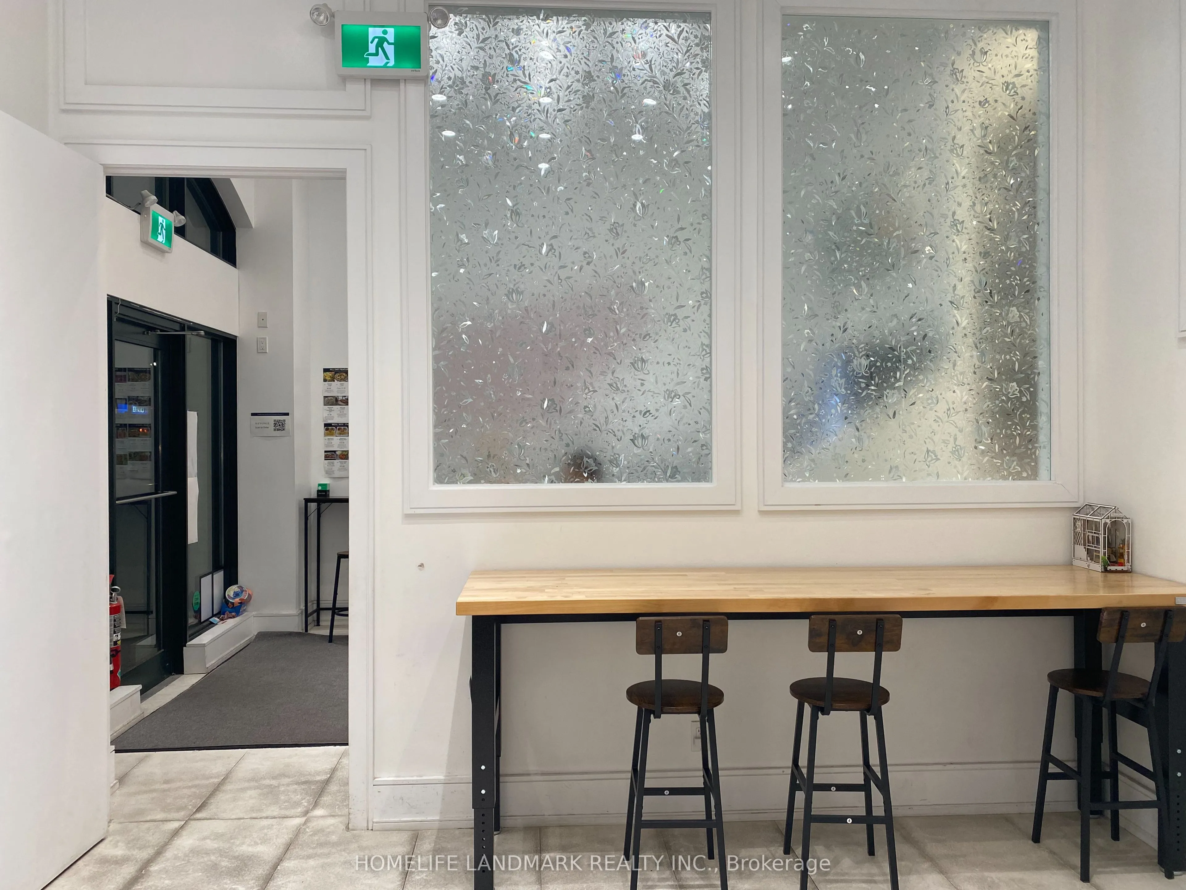 909 Yonge Street #27-28