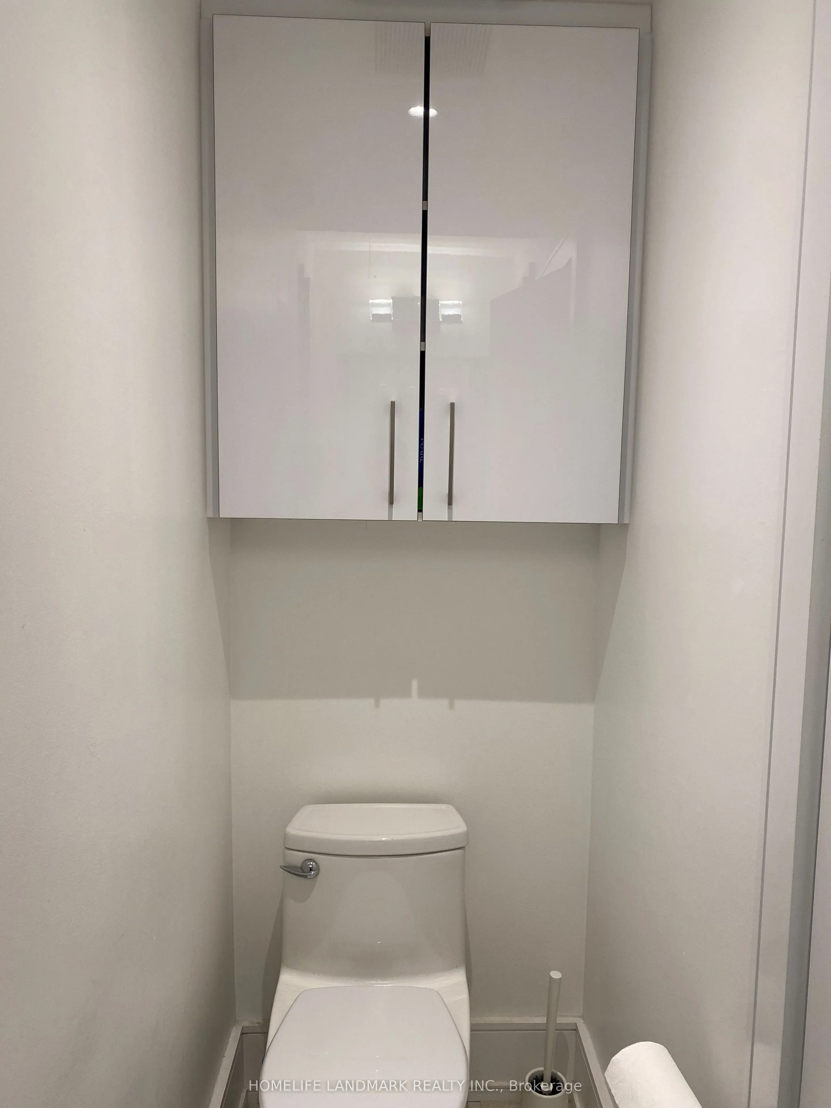 909 Yonge Street #27-28