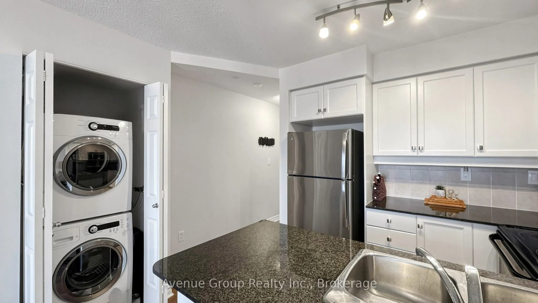 19 Barberry Place #513