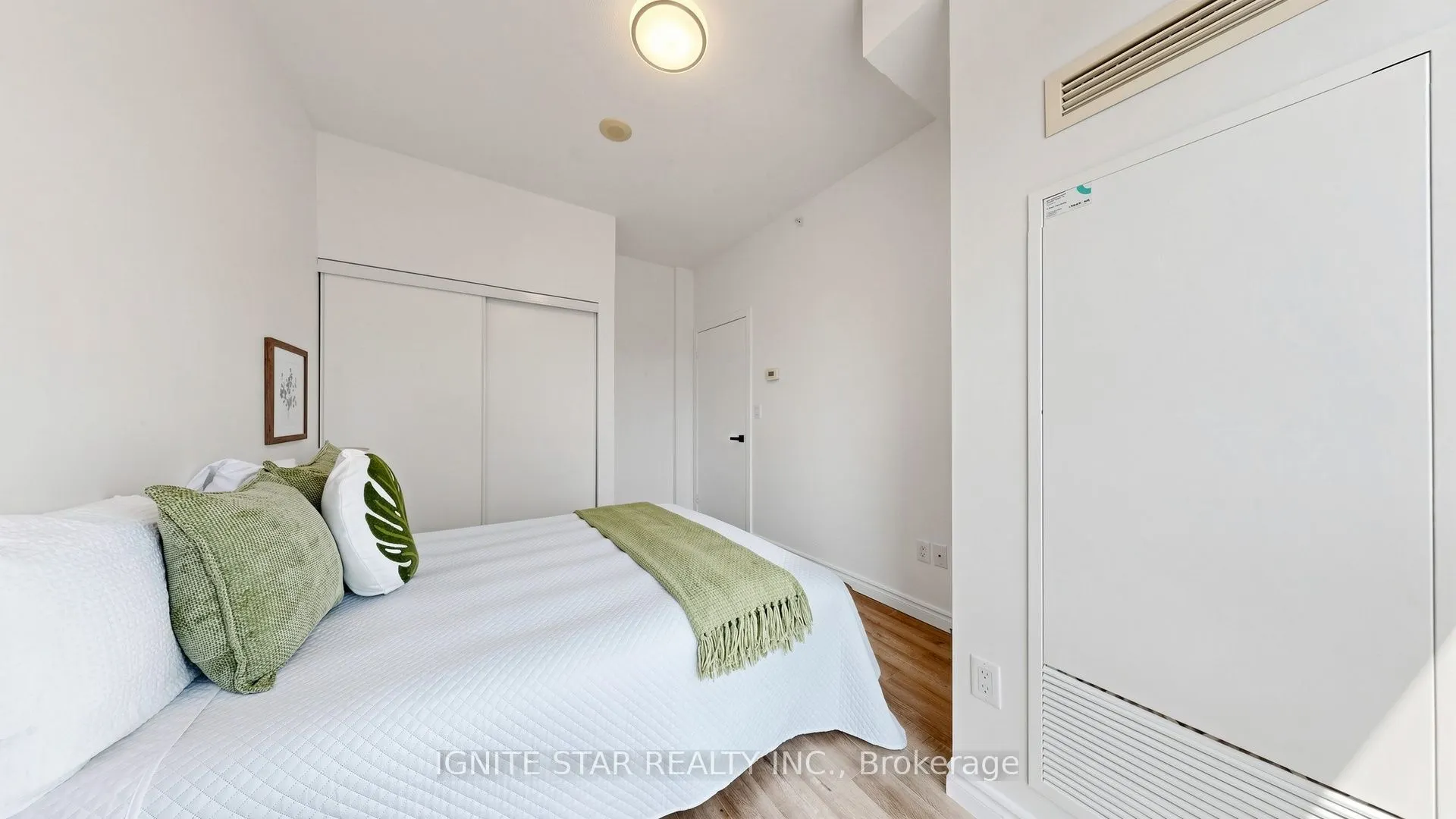 5740 Yonge Street #1201