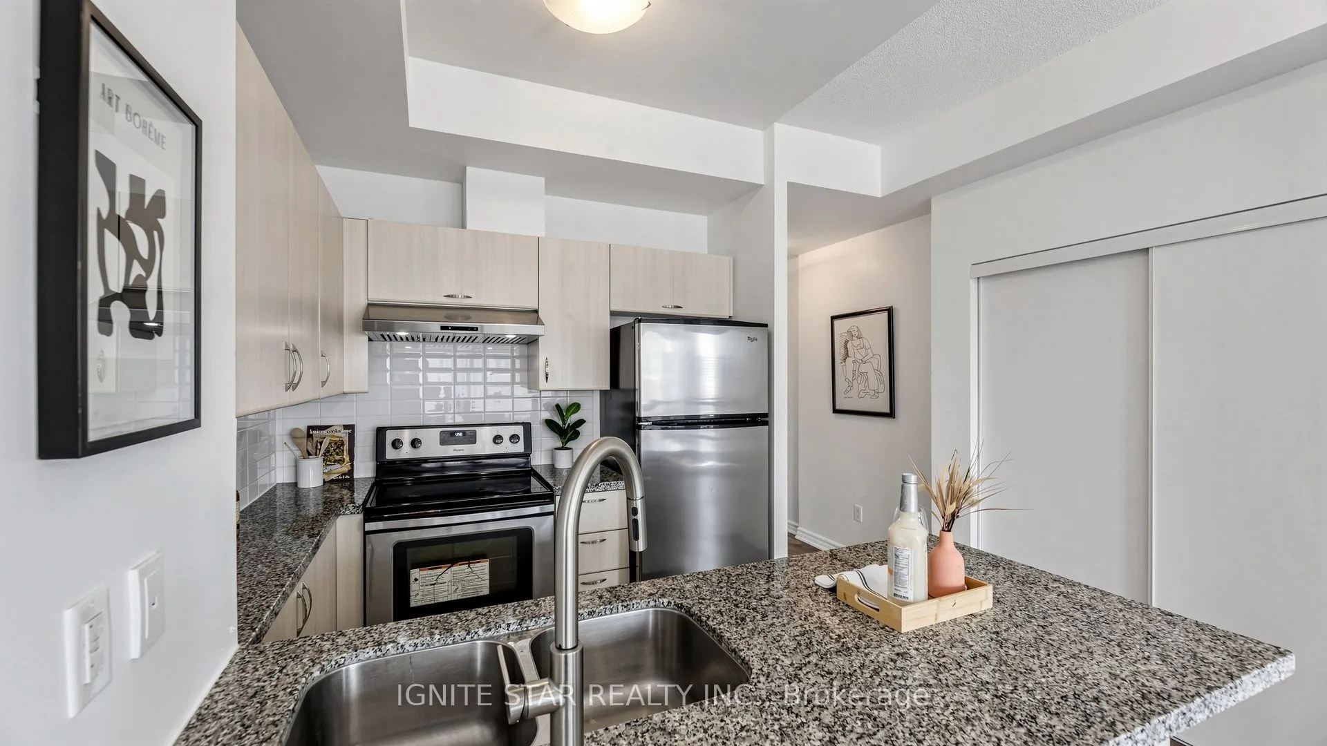 5740 Yonge Street #1201