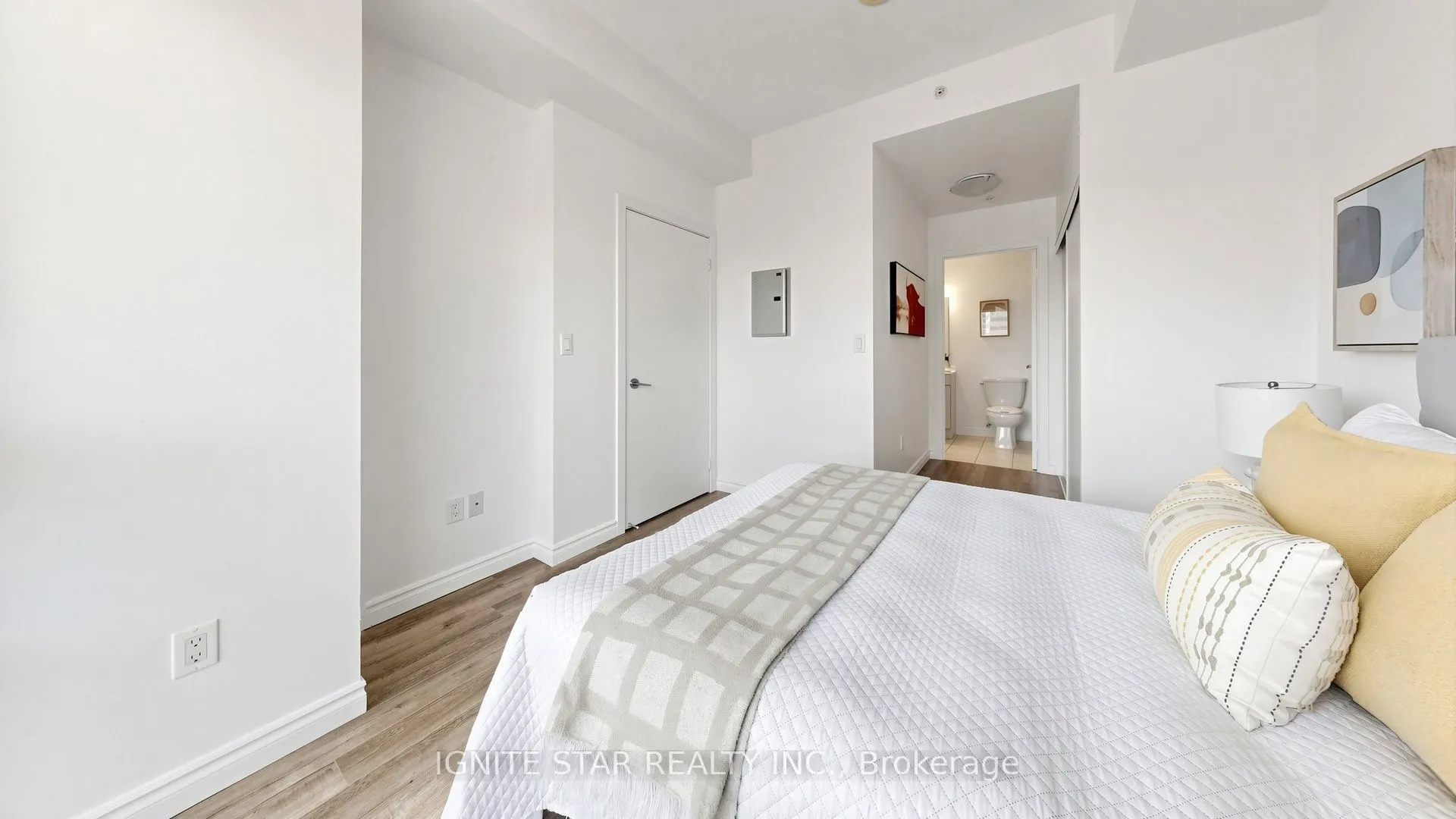 5740 Yonge Street #1201