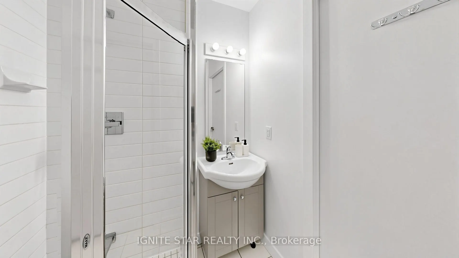 5740 Yonge Street #1201