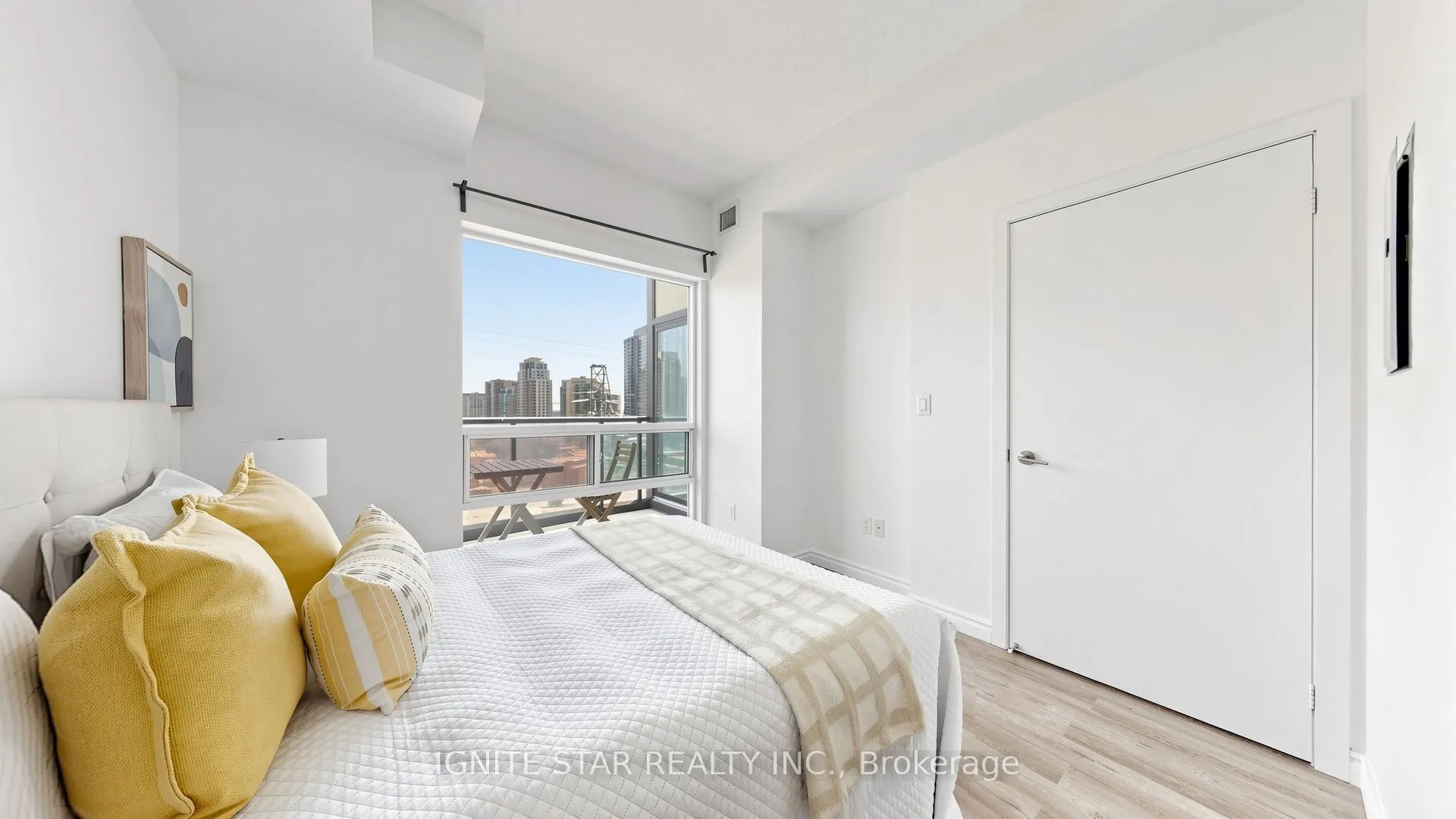 5740 Yonge Street #1201