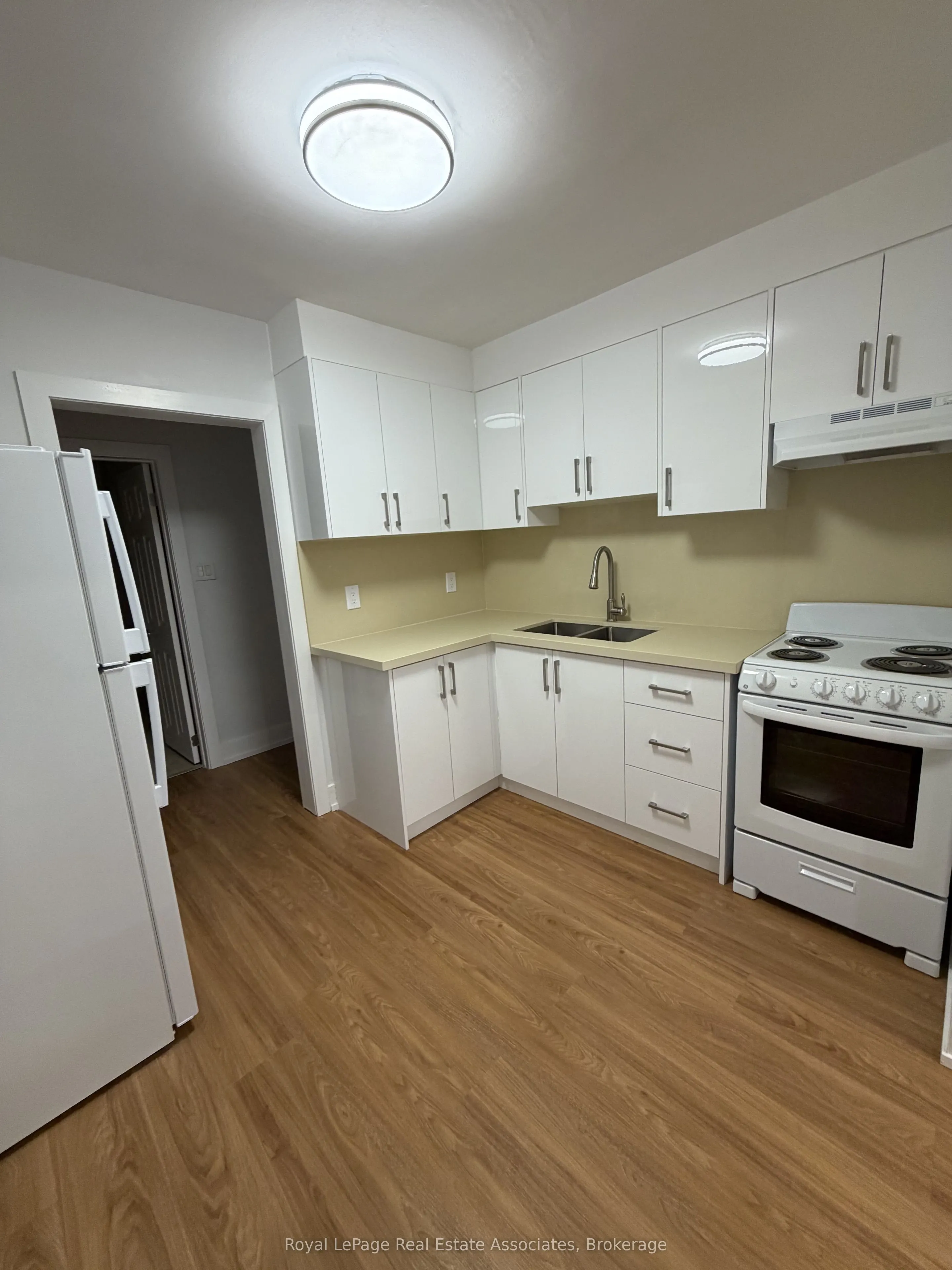 3877 Bathurst Street #1
