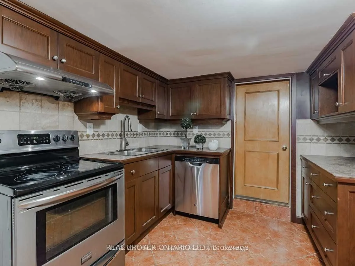 461 Westmount Avenue #(Basement)