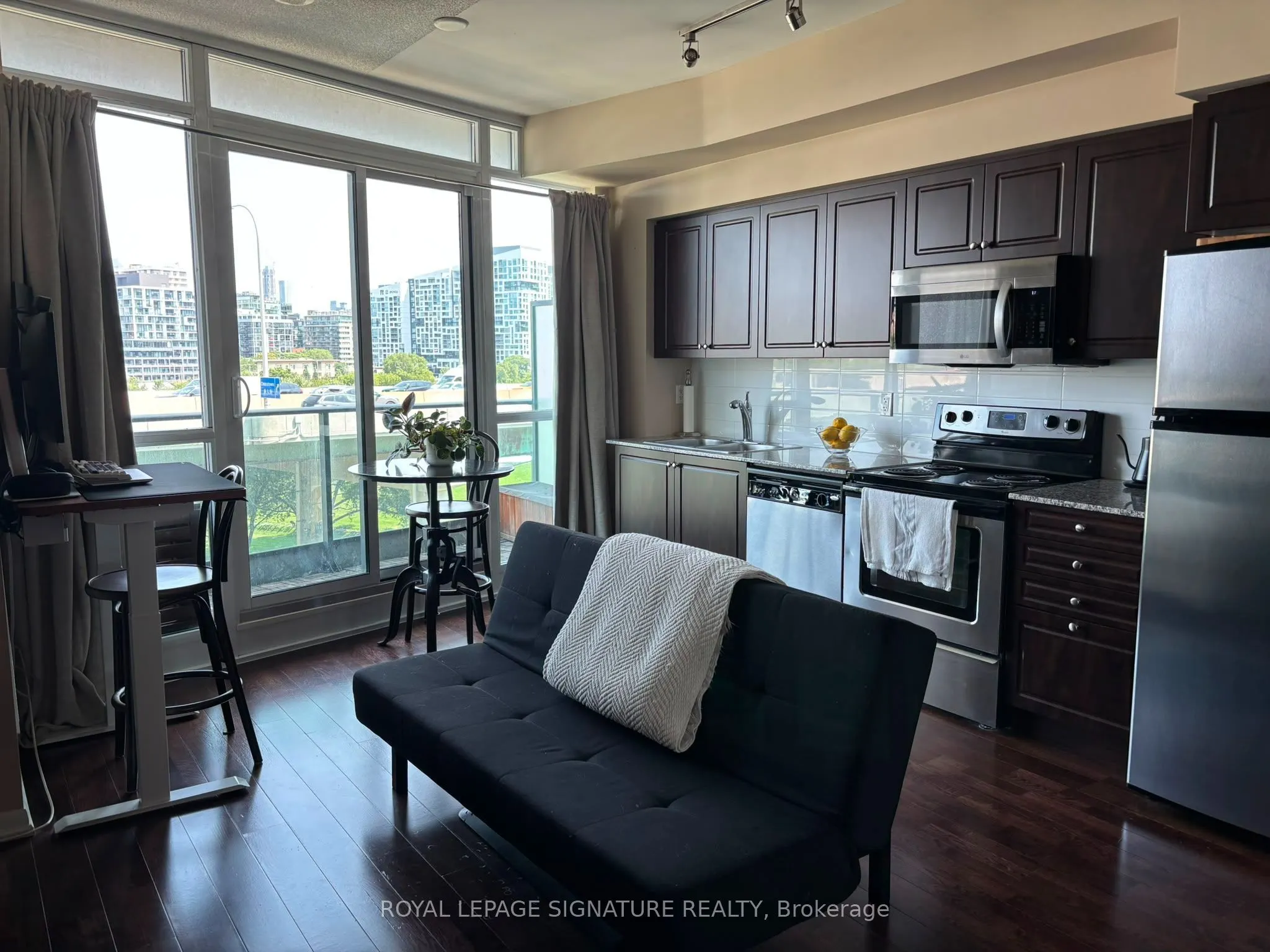 209 Fort York Boulevard #868