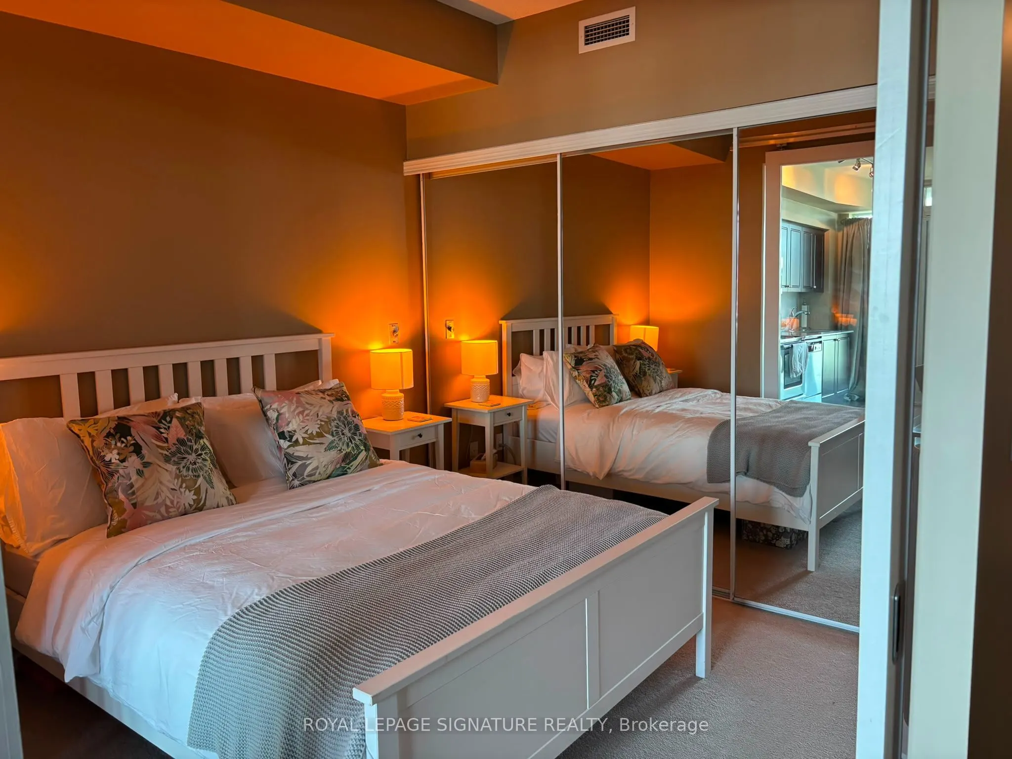 209 Fort York Boulevard #868