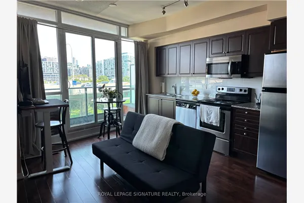 209 Fort York Boulevard #868