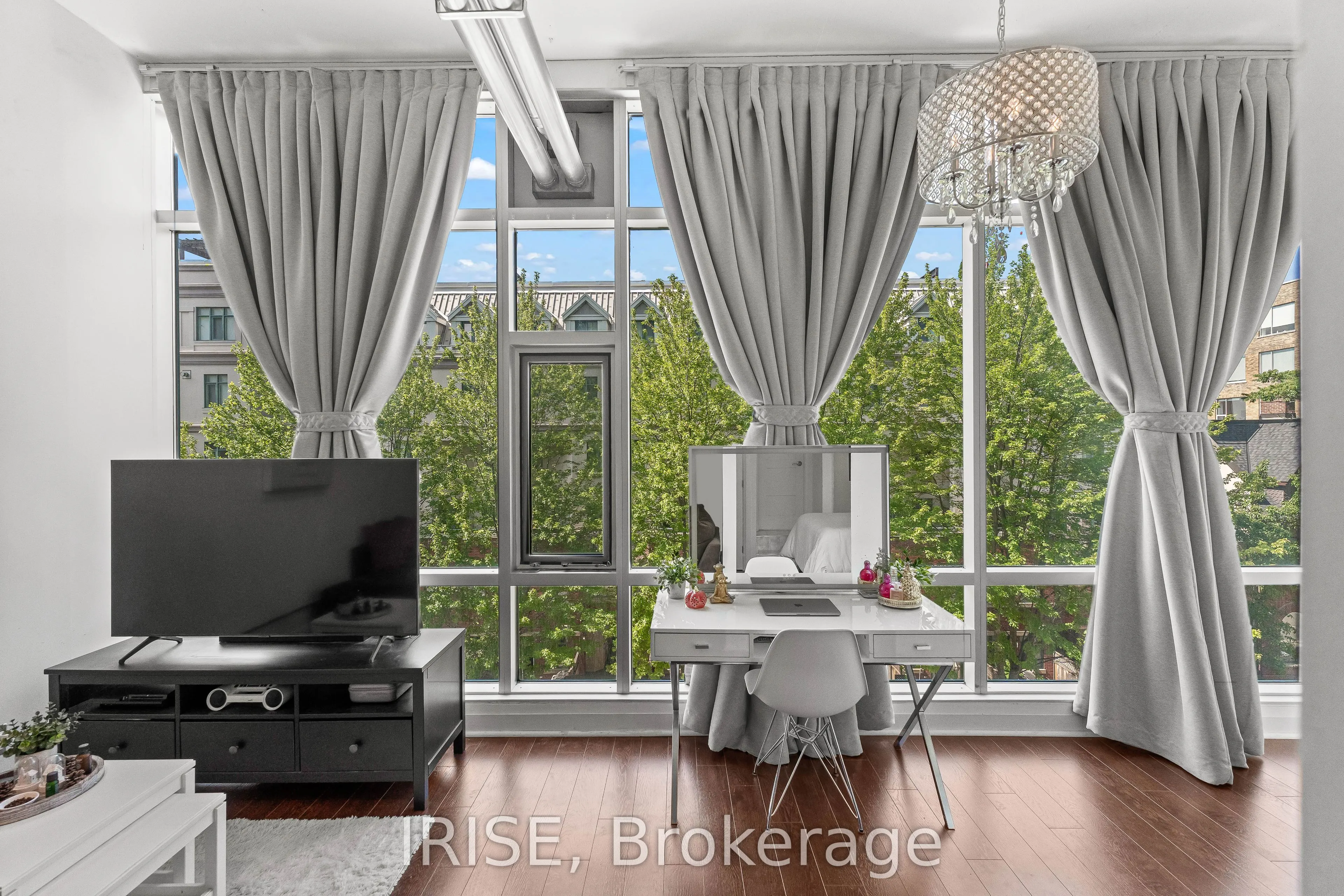 477 Richmond Street W #305