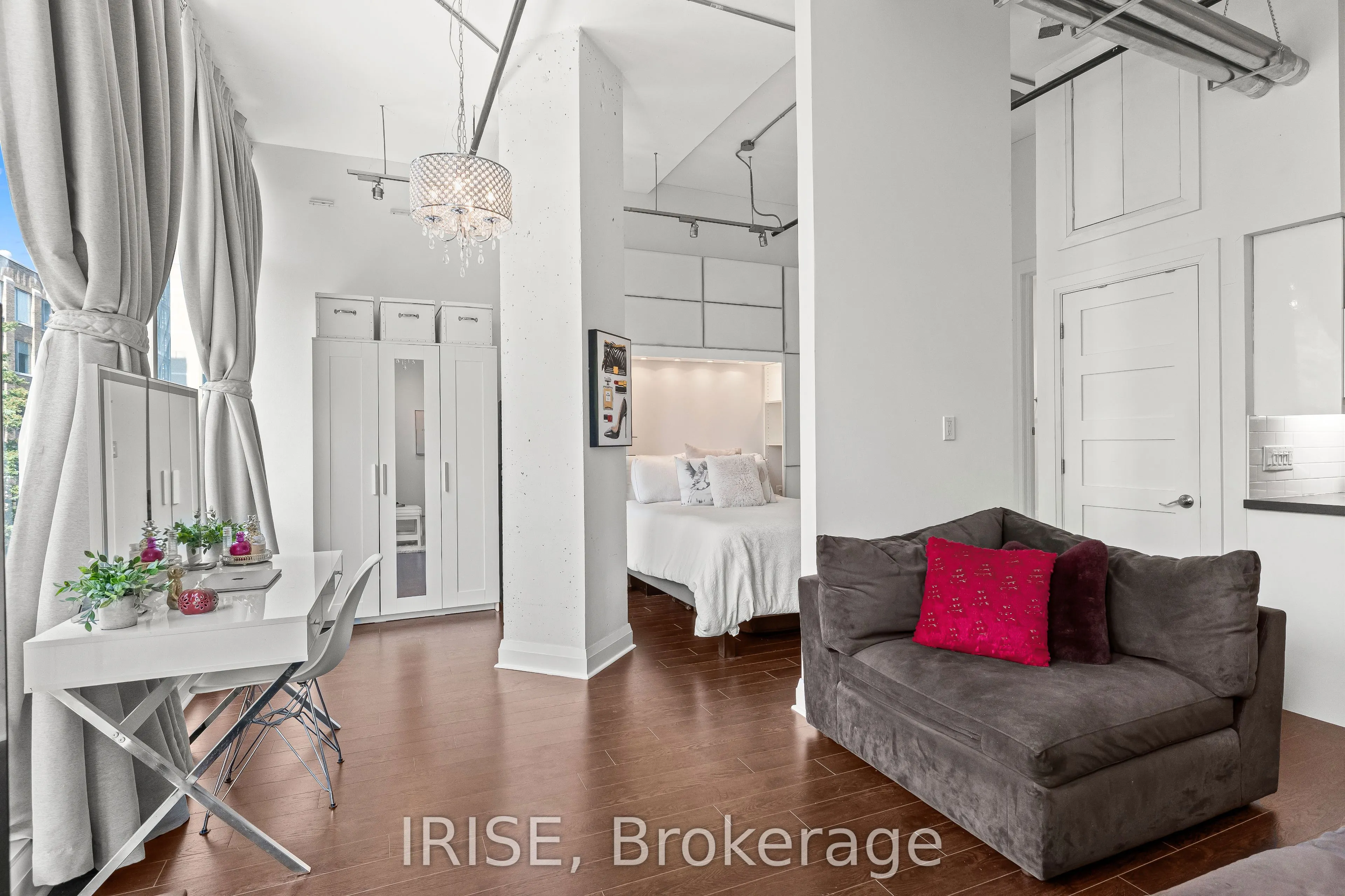 477 Richmond Street W #305