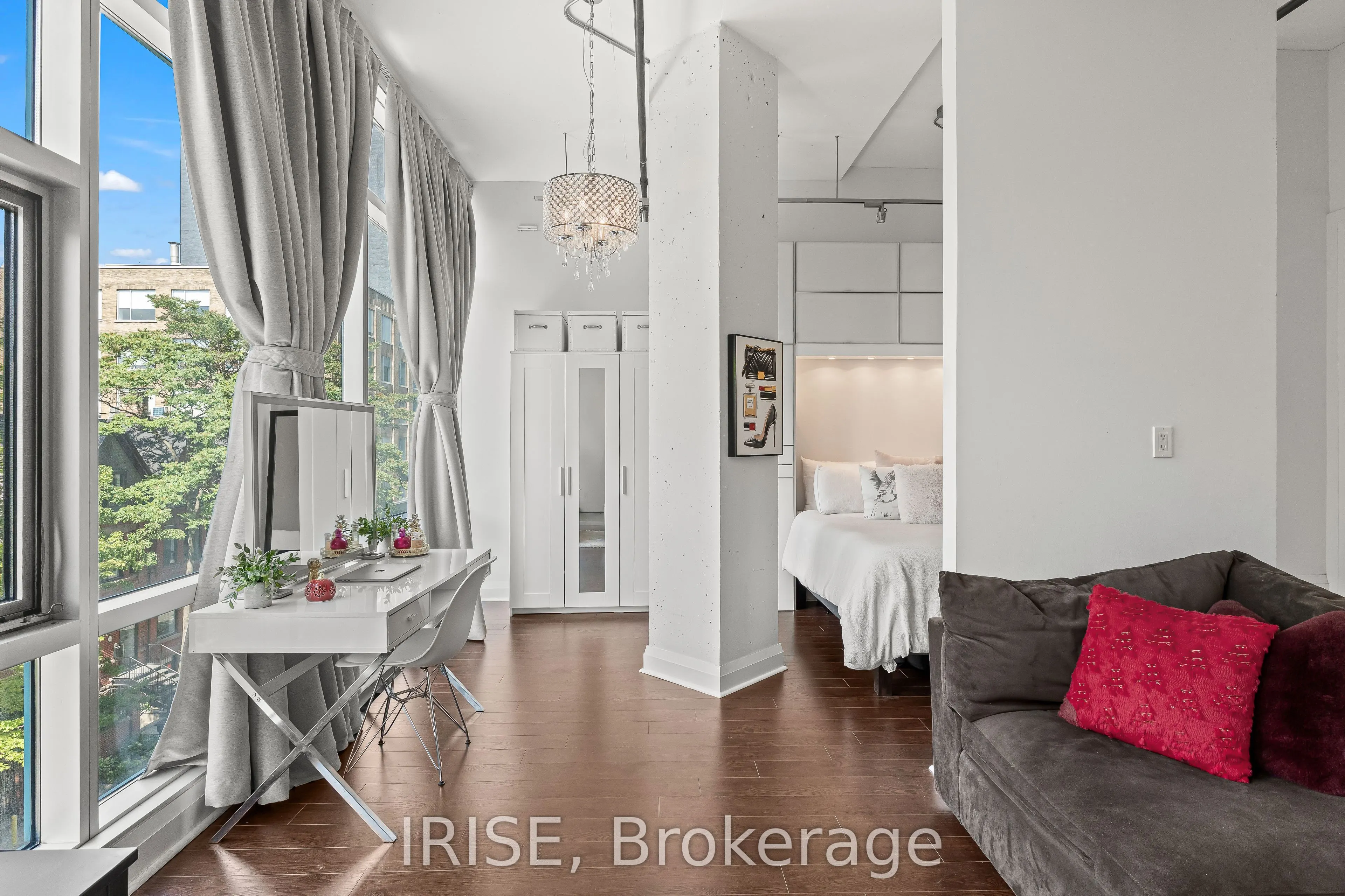 477 Richmond Street W #305