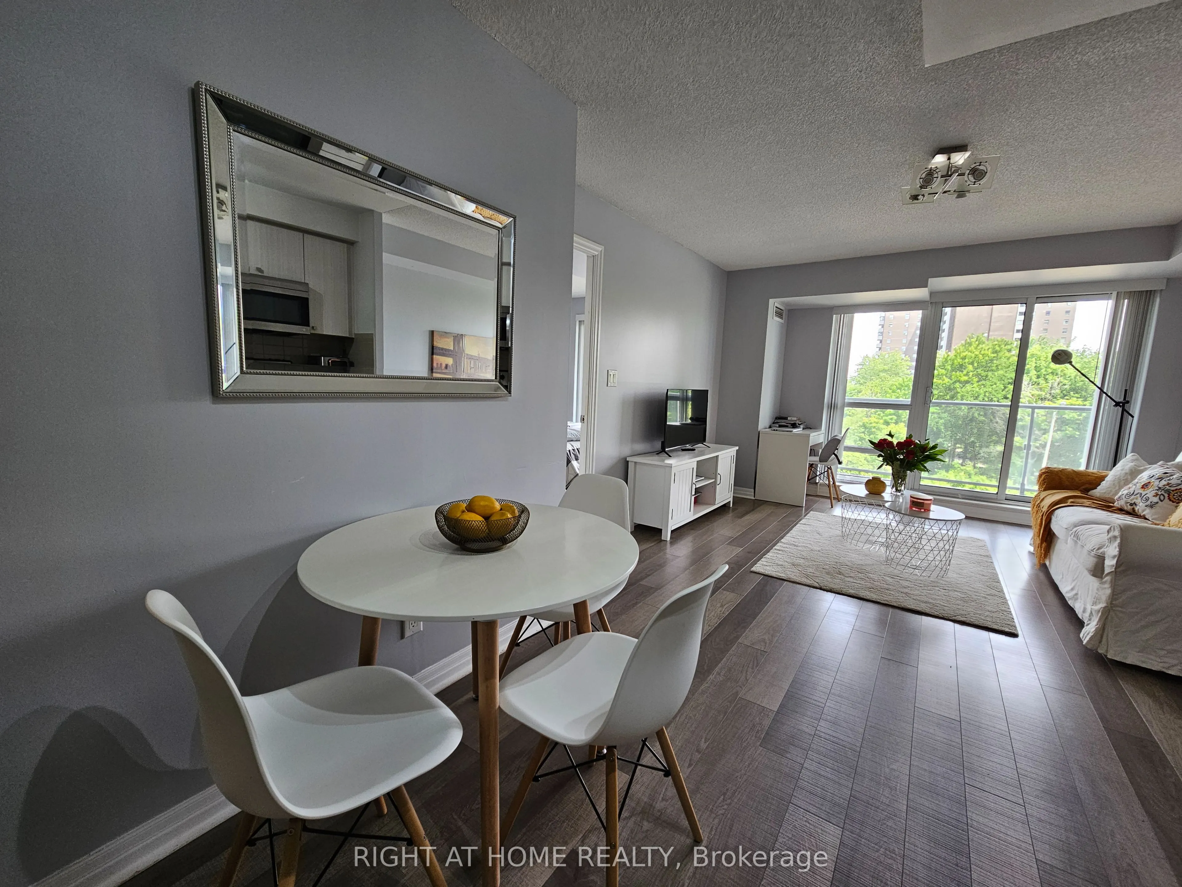 2015 Sheppard Avenue E #307