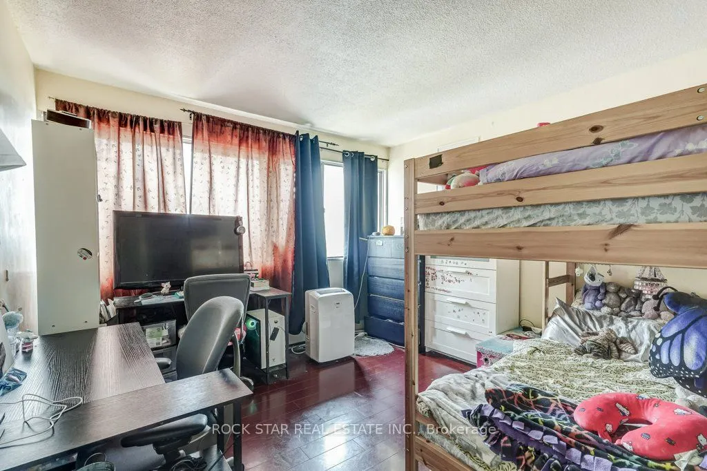 10 Sunny Glenway #1711