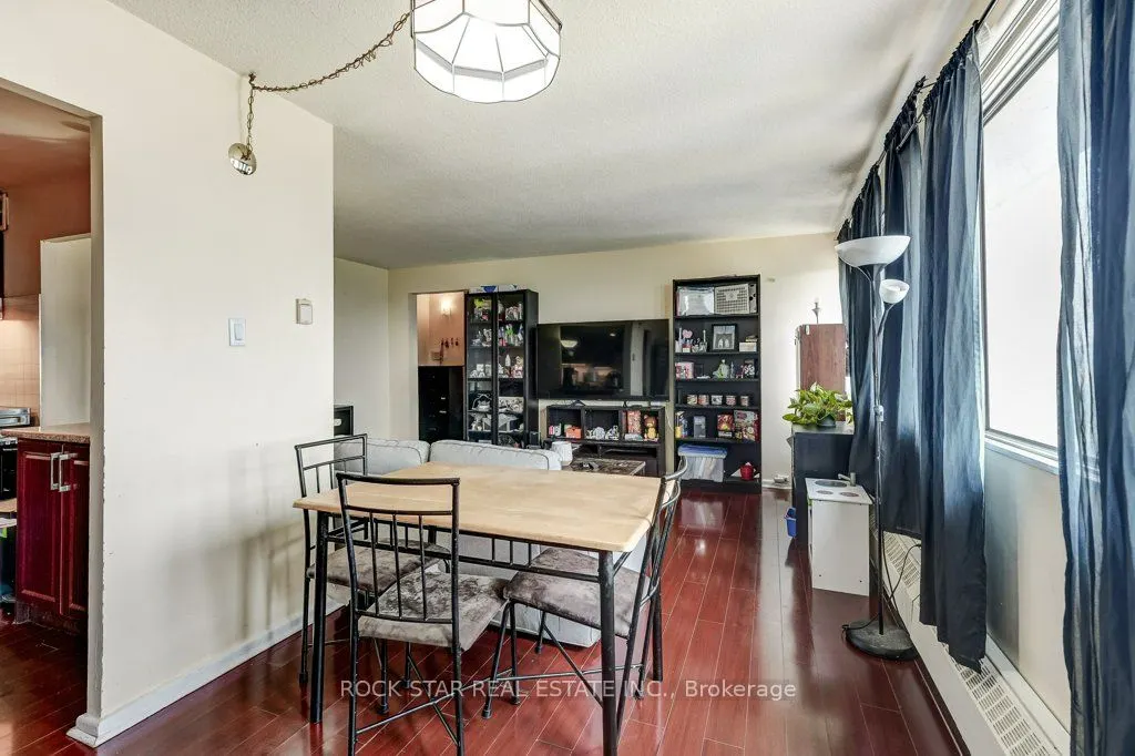 10 Sunny Glenway #1711