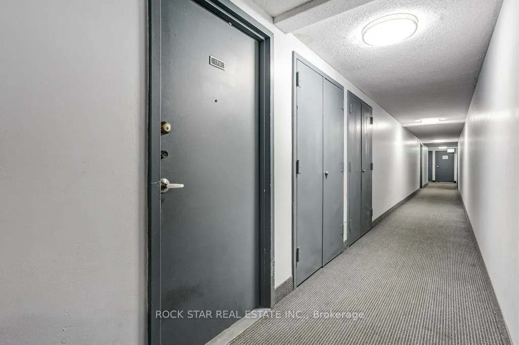 10 Sunny Glenway #1711