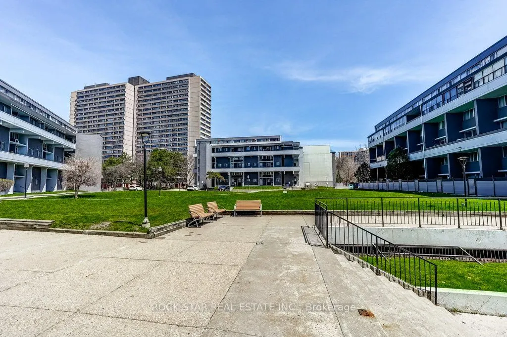 10 Sunny Glenway #1711