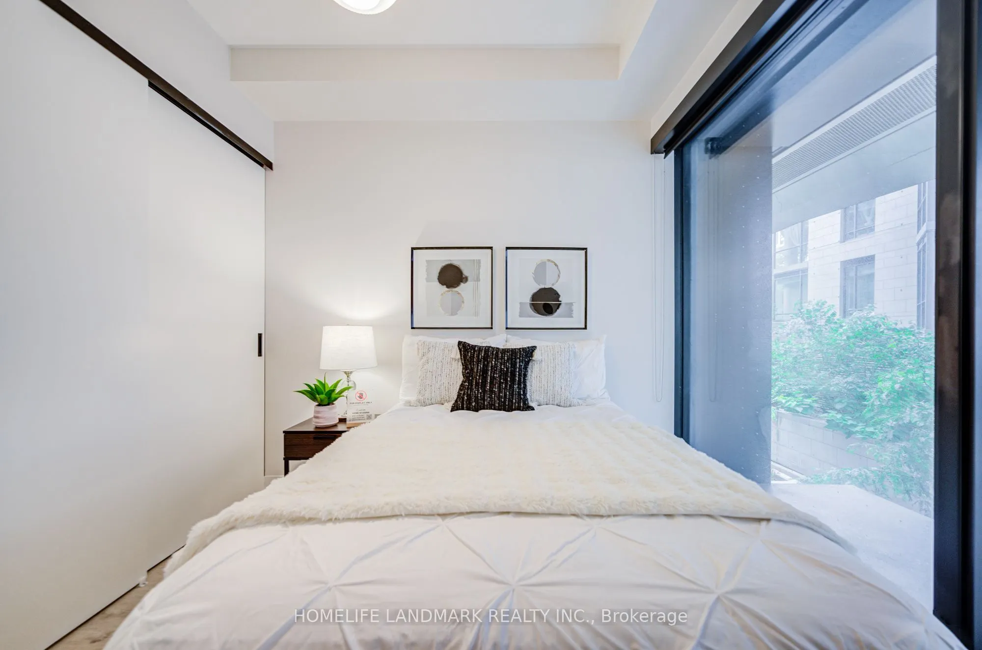55 Charles Street E #TH05