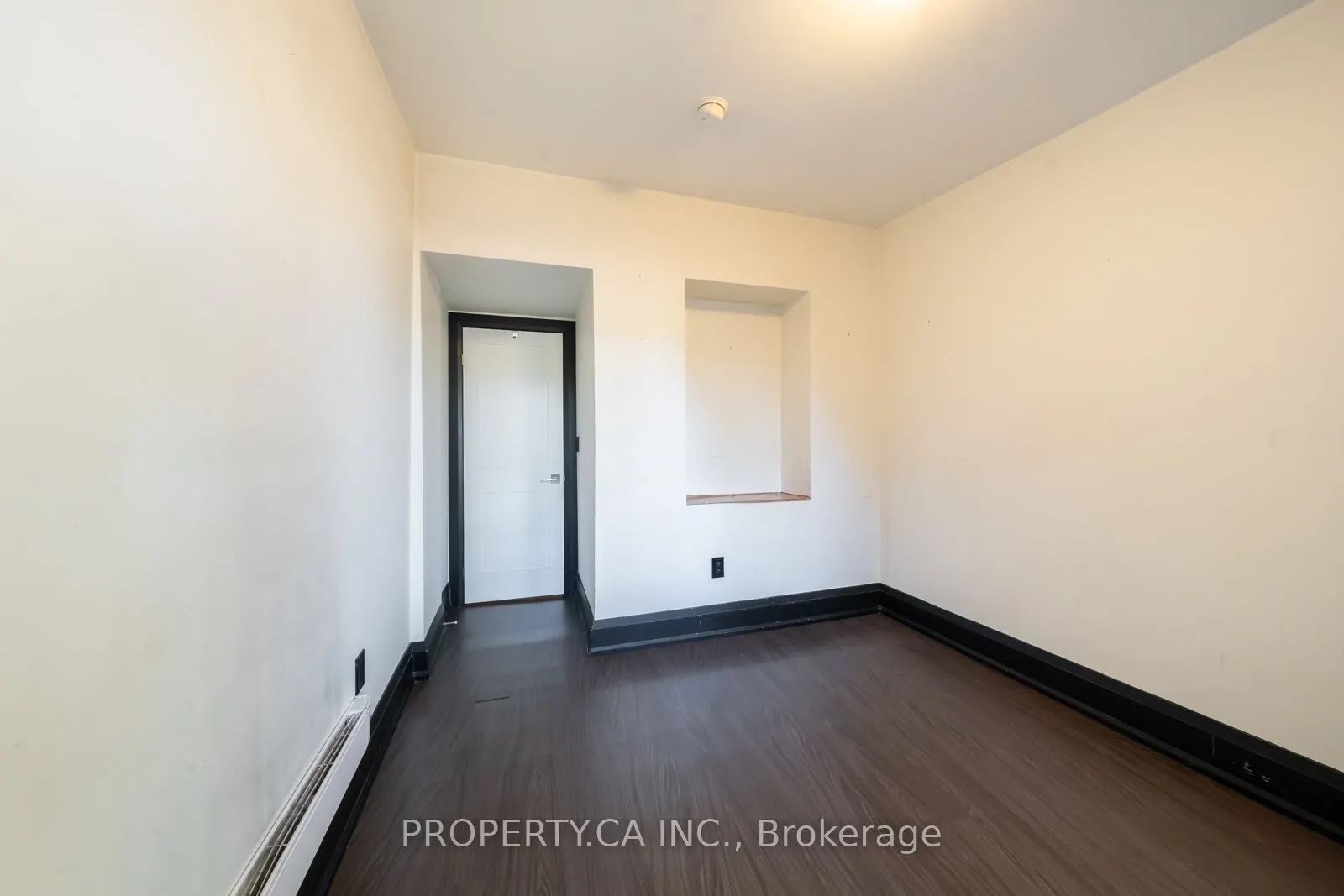 960 Queen Street W #3