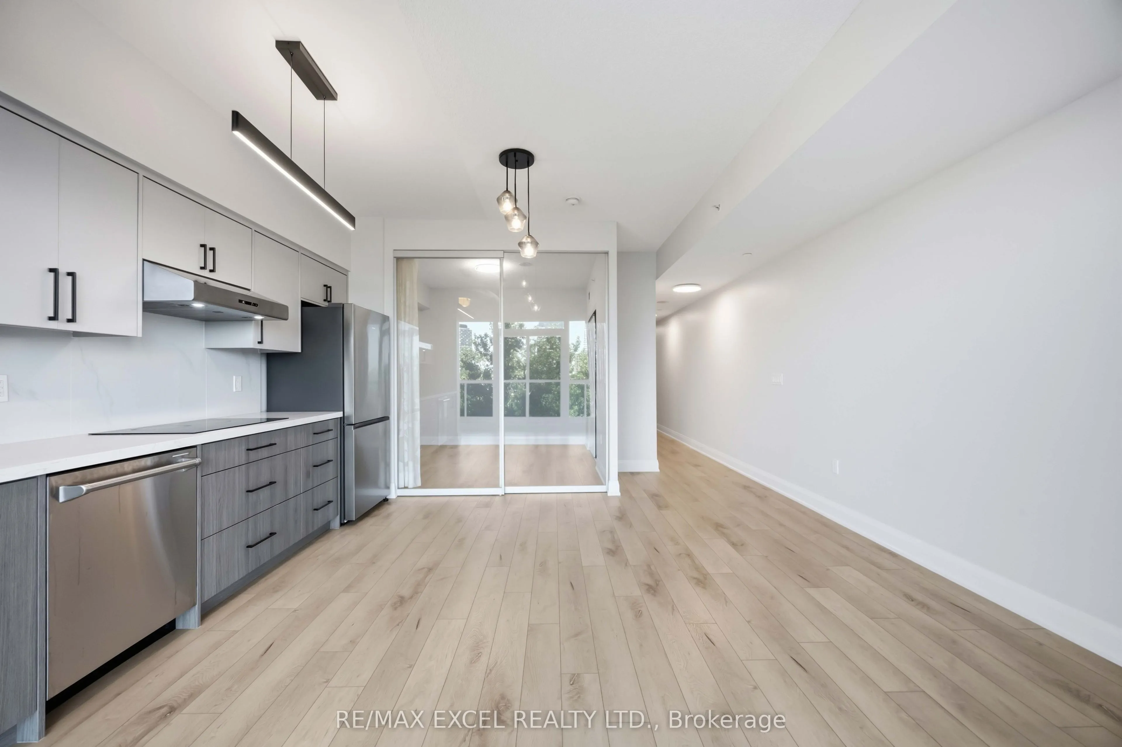 160 Vanderhoof Avenue #417