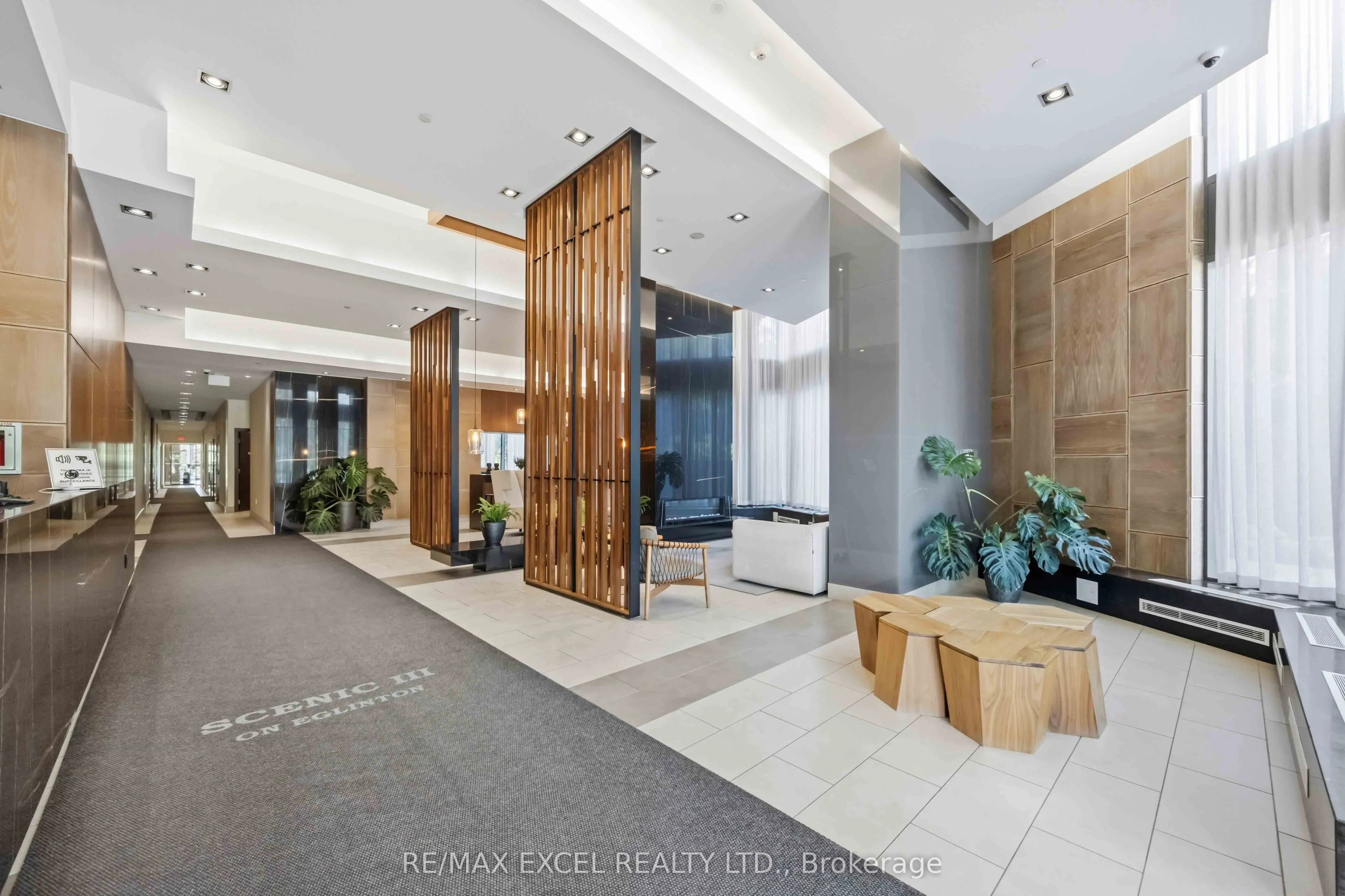 160 Vanderhoof Avenue #417