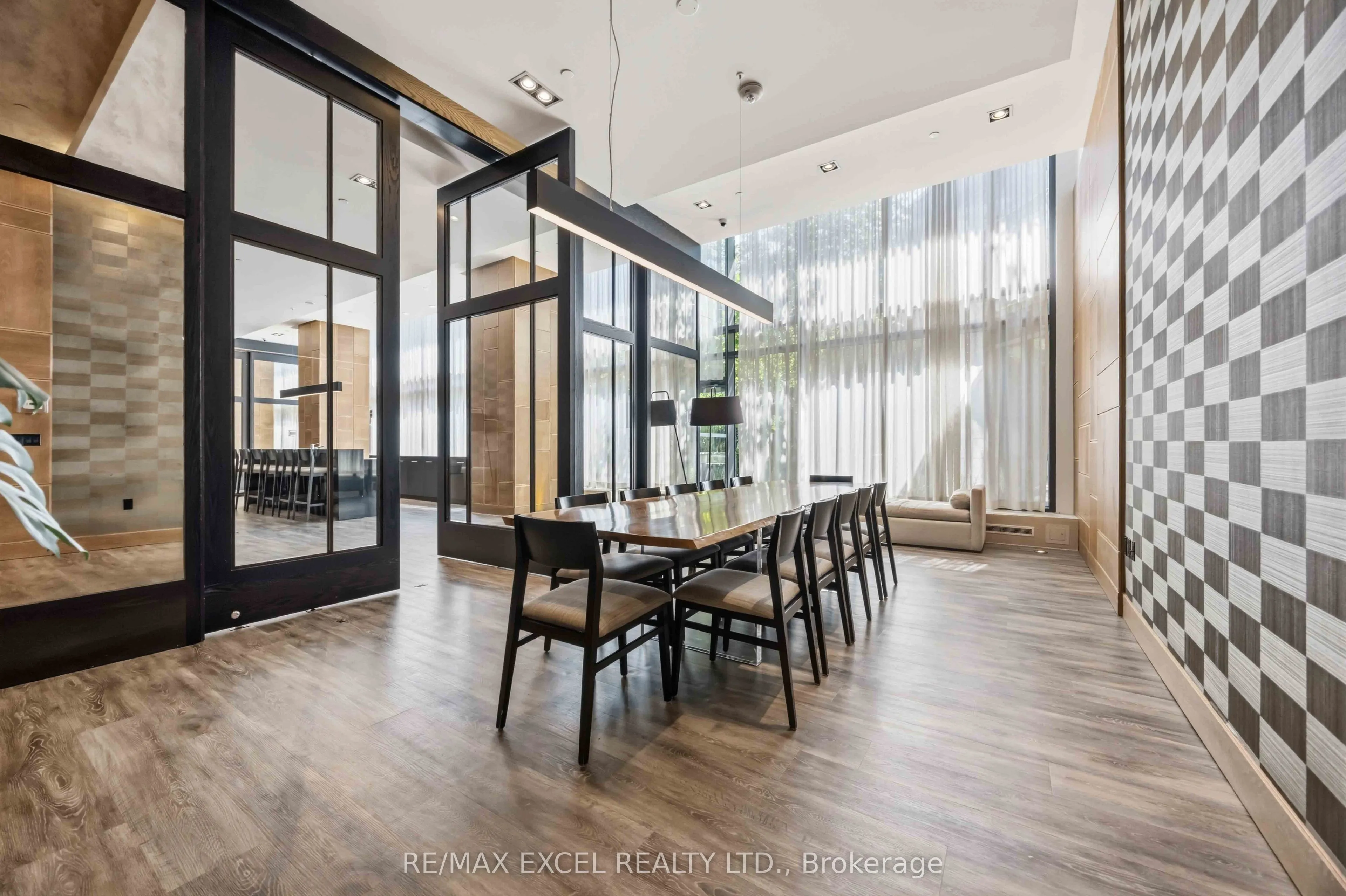 160 Vanderhoof Avenue #417