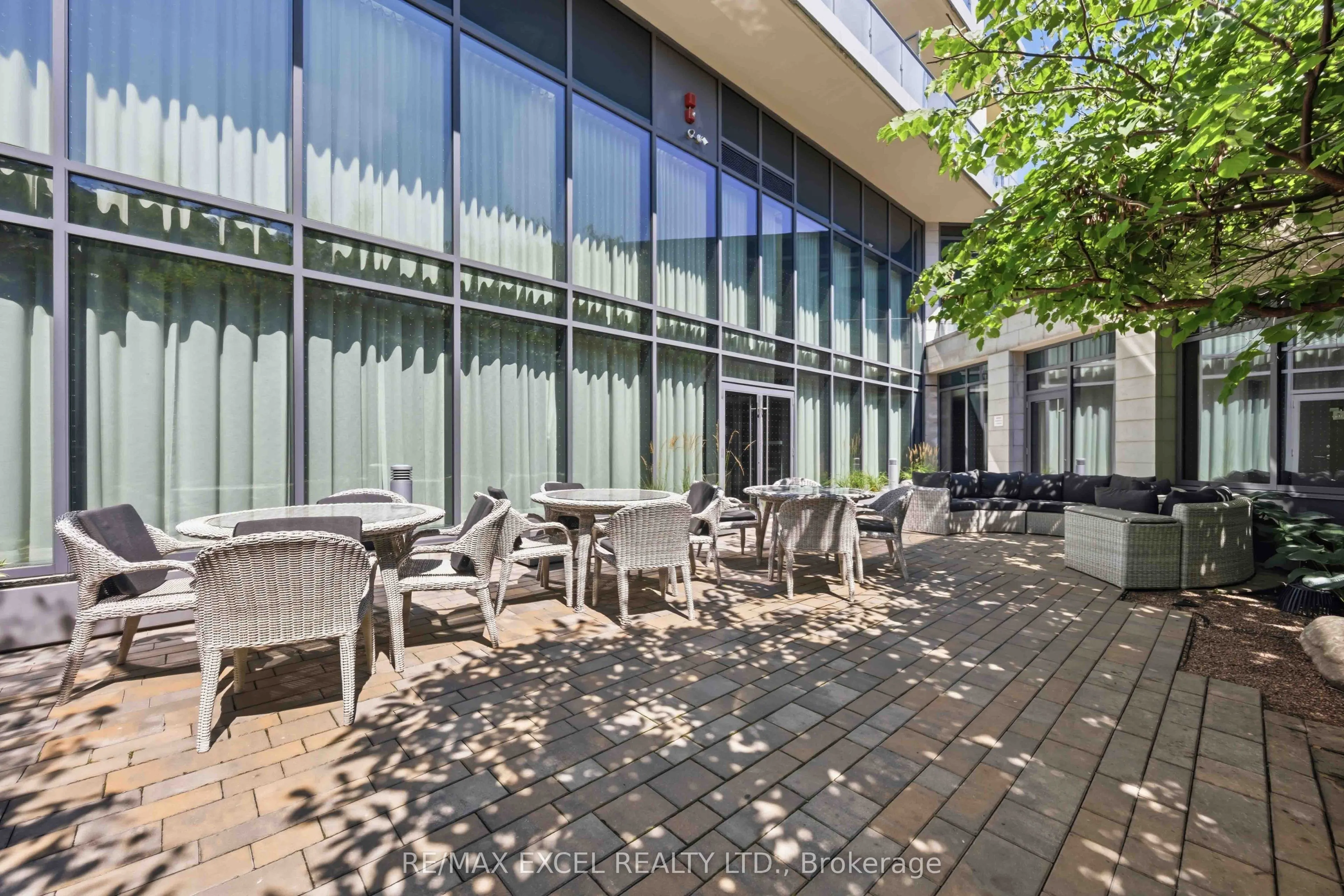 160 Vanderhoof Avenue #417
