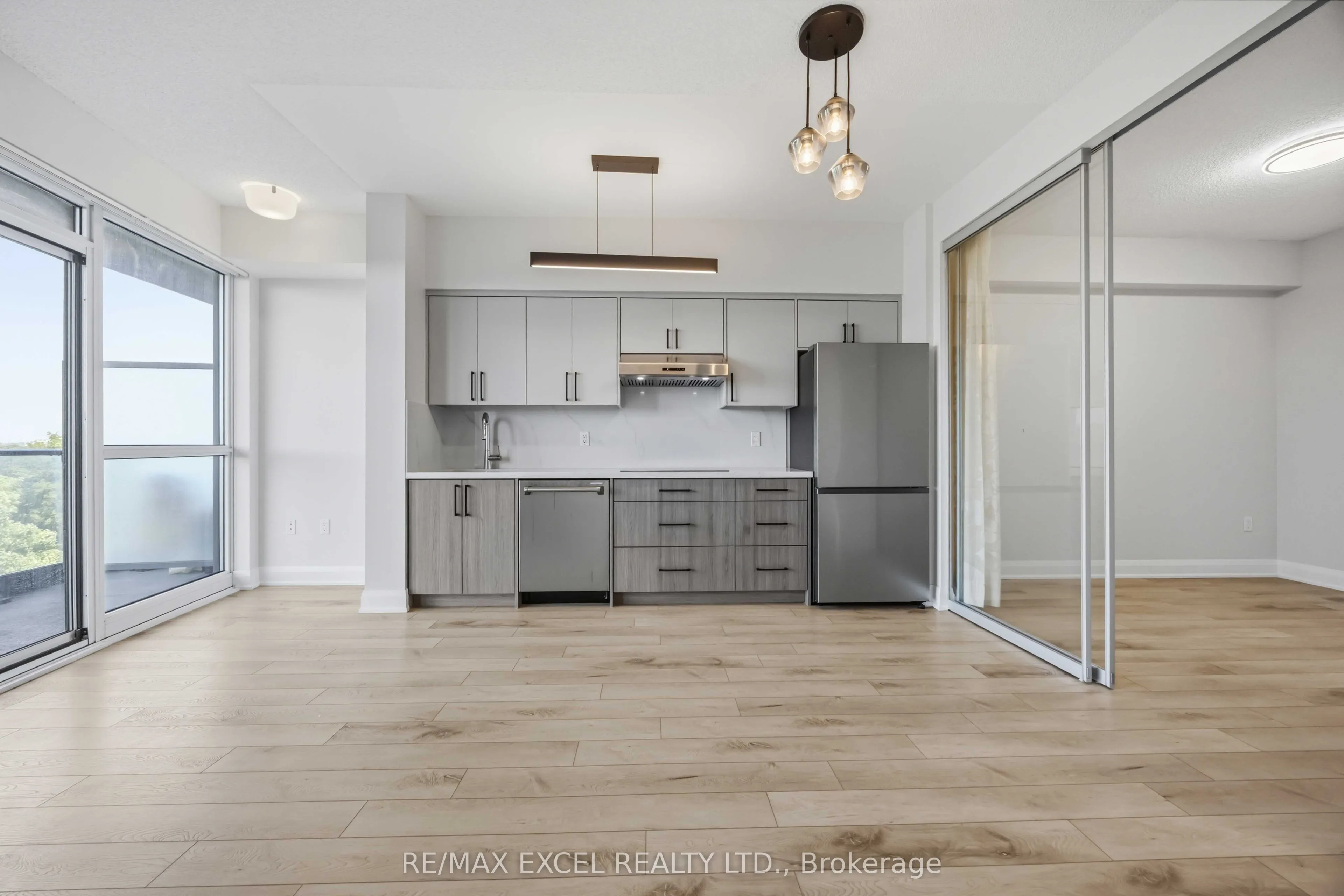 160 Vanderhoof Avenue #417