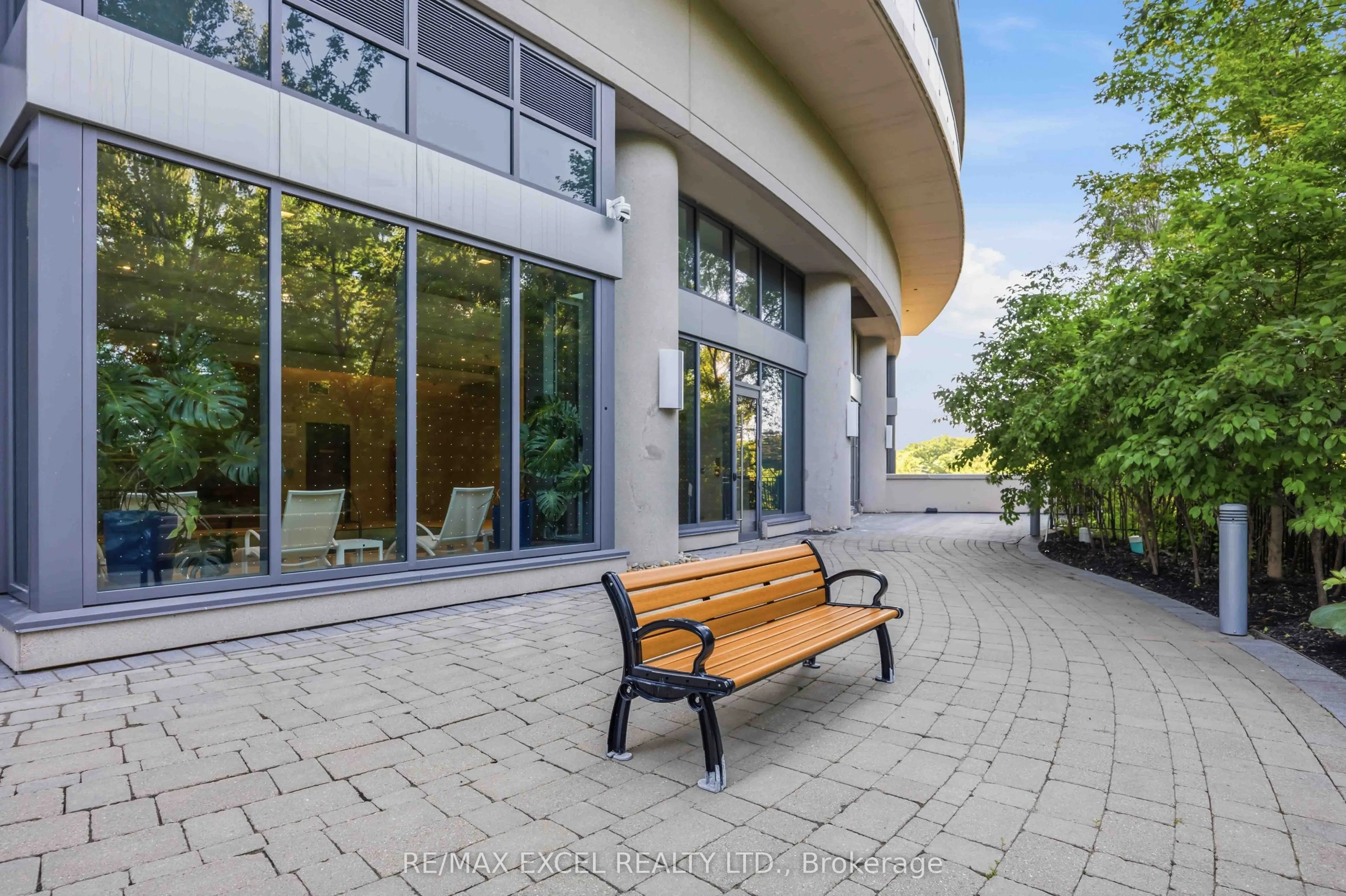 160 Vanderhoof Avenue #417