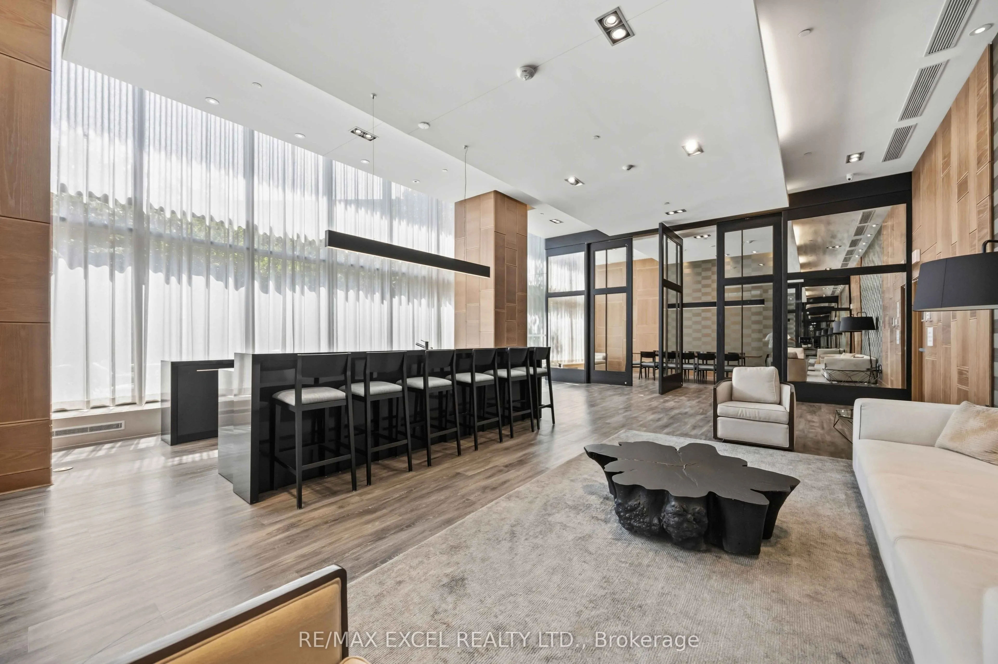 160 Vanderhoof Avenue #417