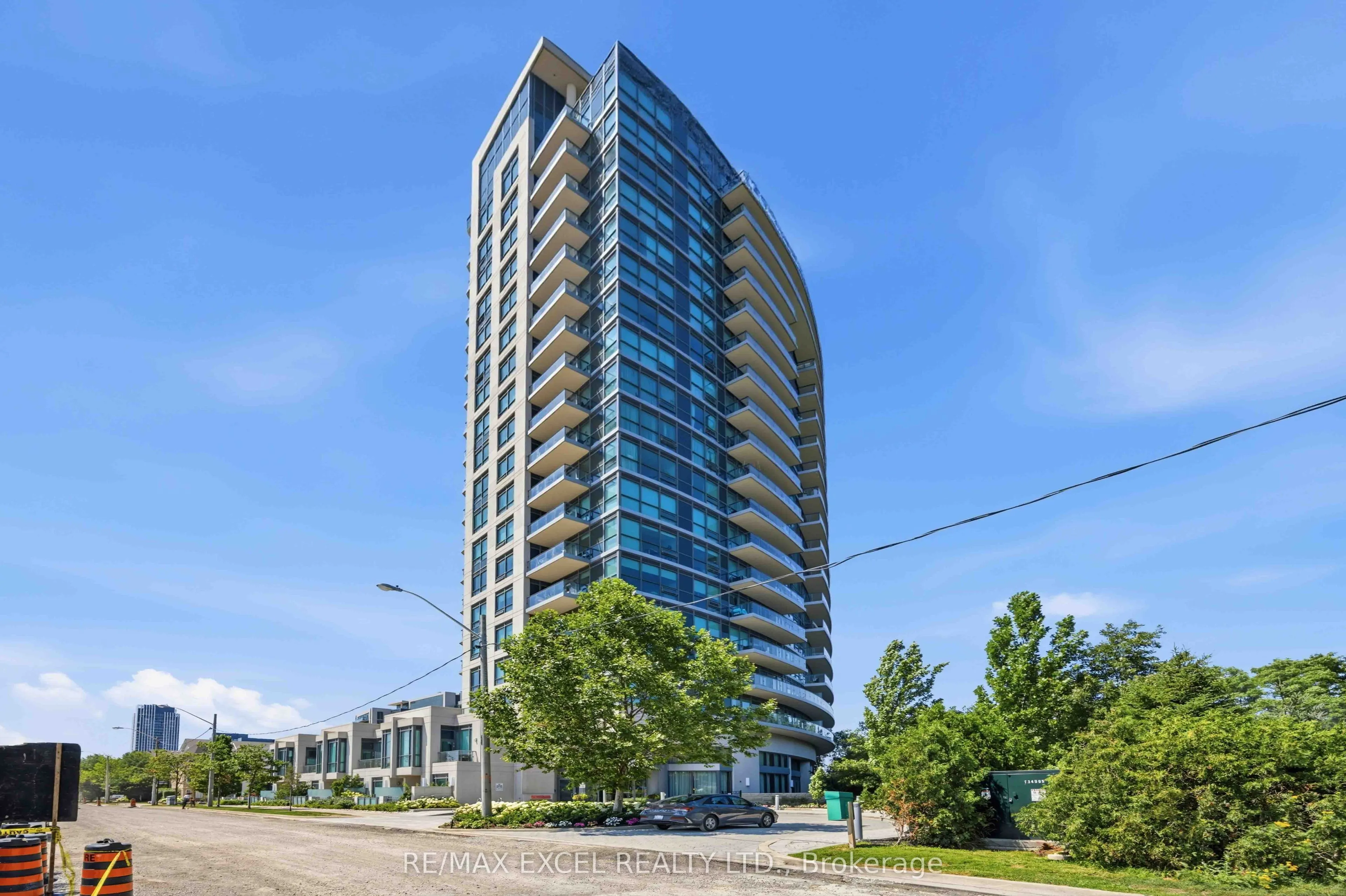 160 Vanderhoof Avenue #417