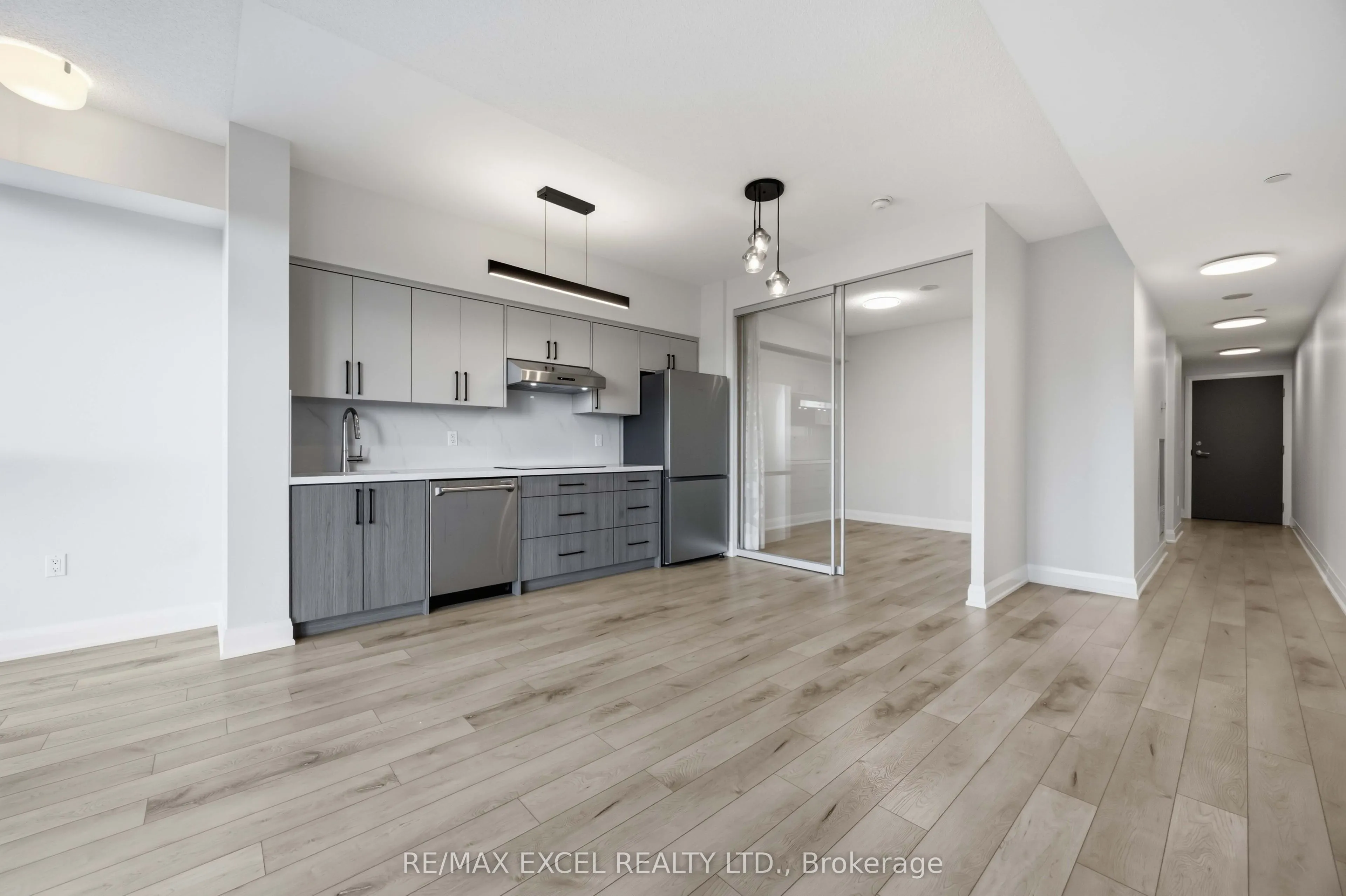 160 Vanderhoof Avenue #417