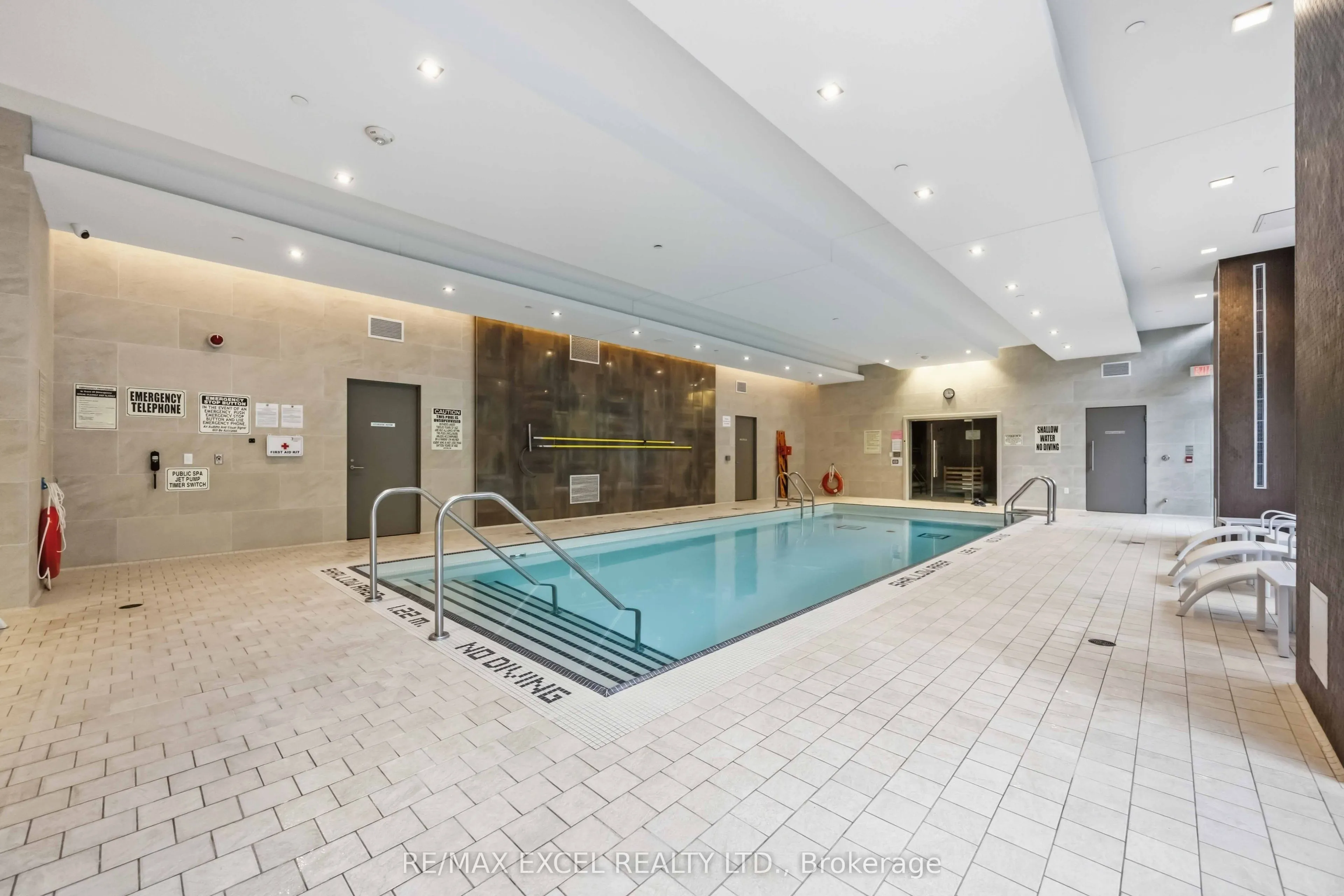 160 Vanderhoof Avenue #417