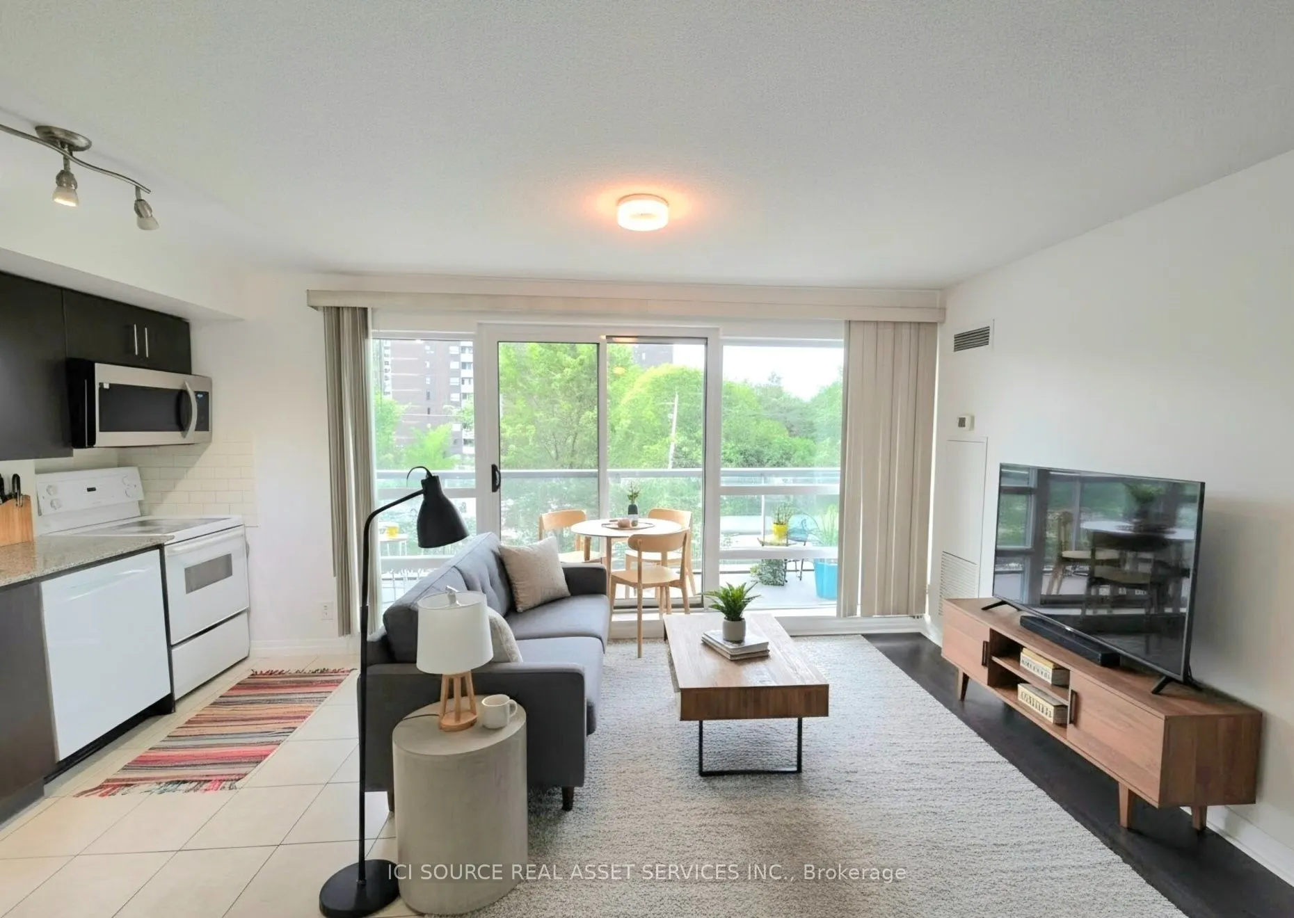 2035 Sheppard Avenue E #221