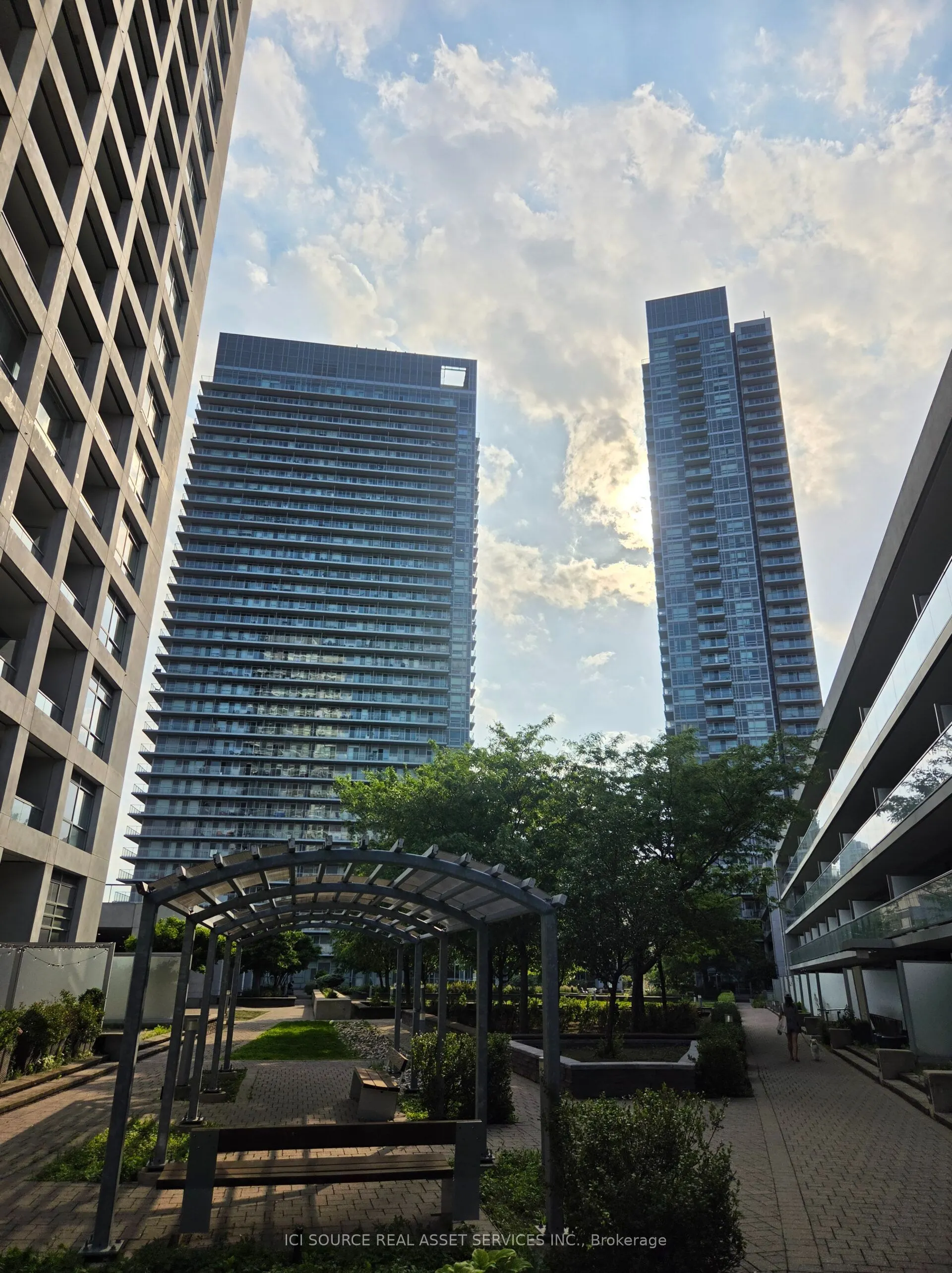 2035 Sheppard Avenue E #221