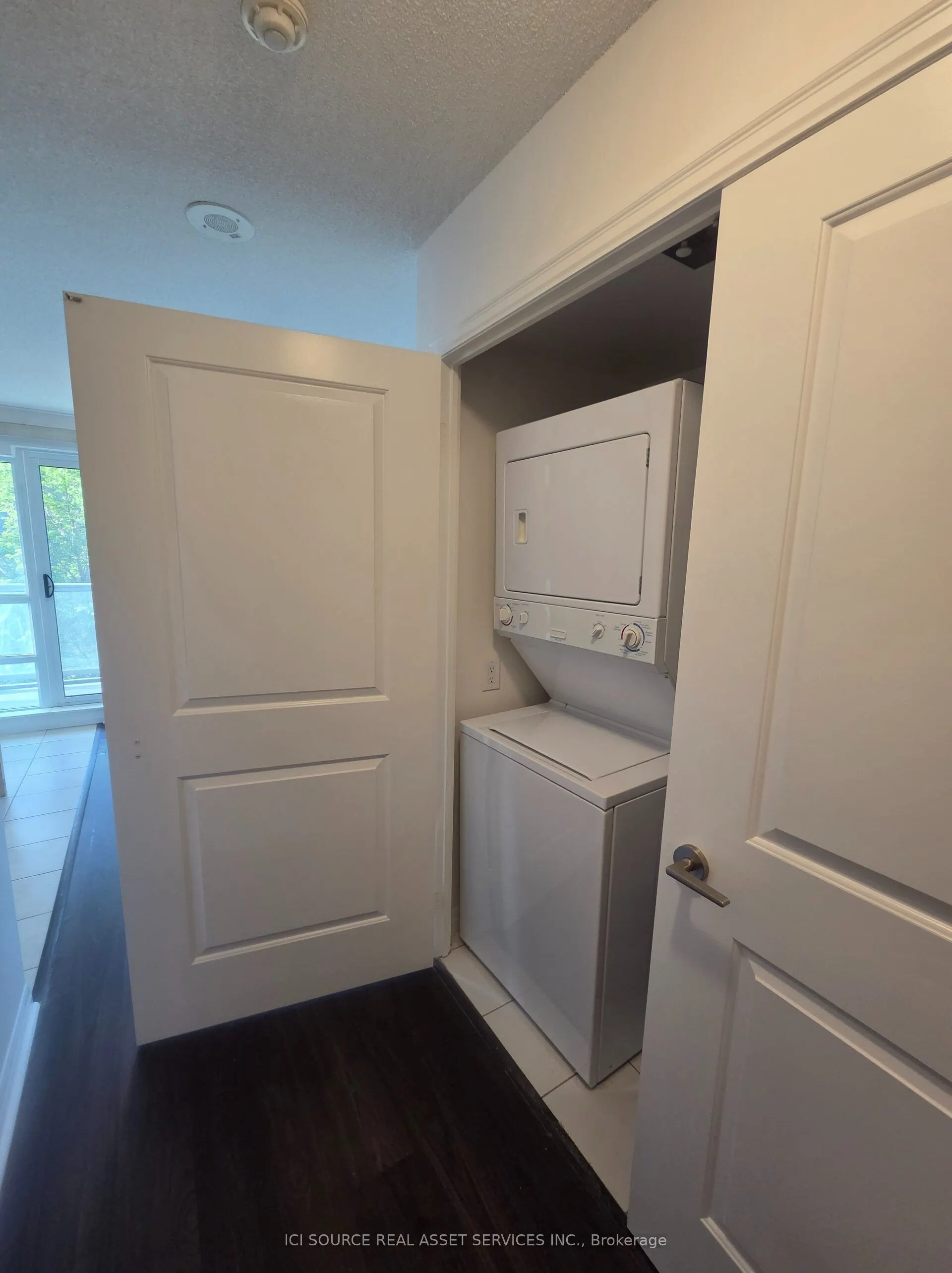 2035 Sheppard Avenue E #221