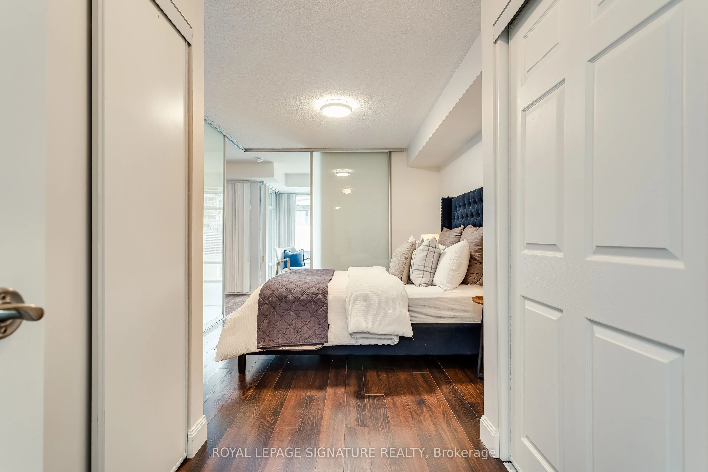 2191 Yonge Street #910