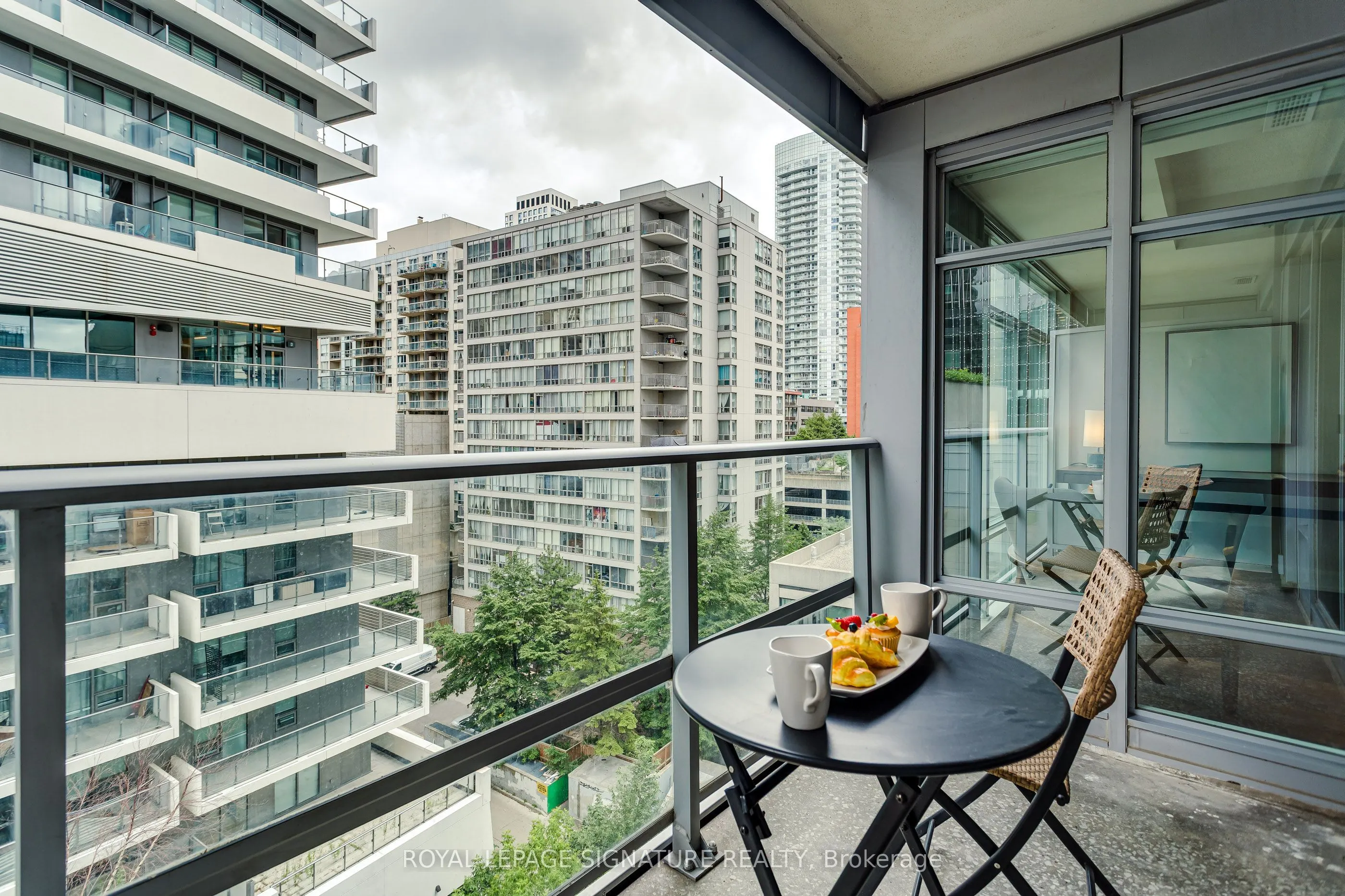 2191 Yonge Street #910