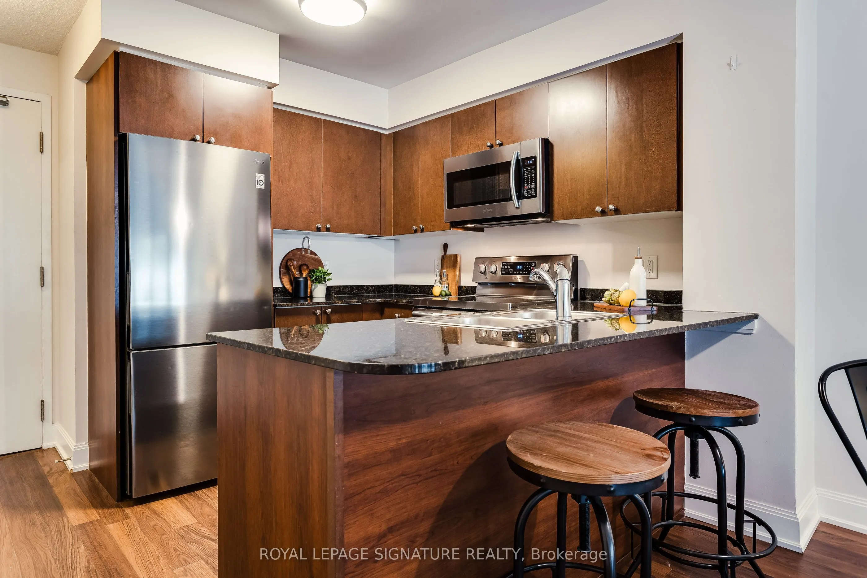 2191 Yonge Street #910