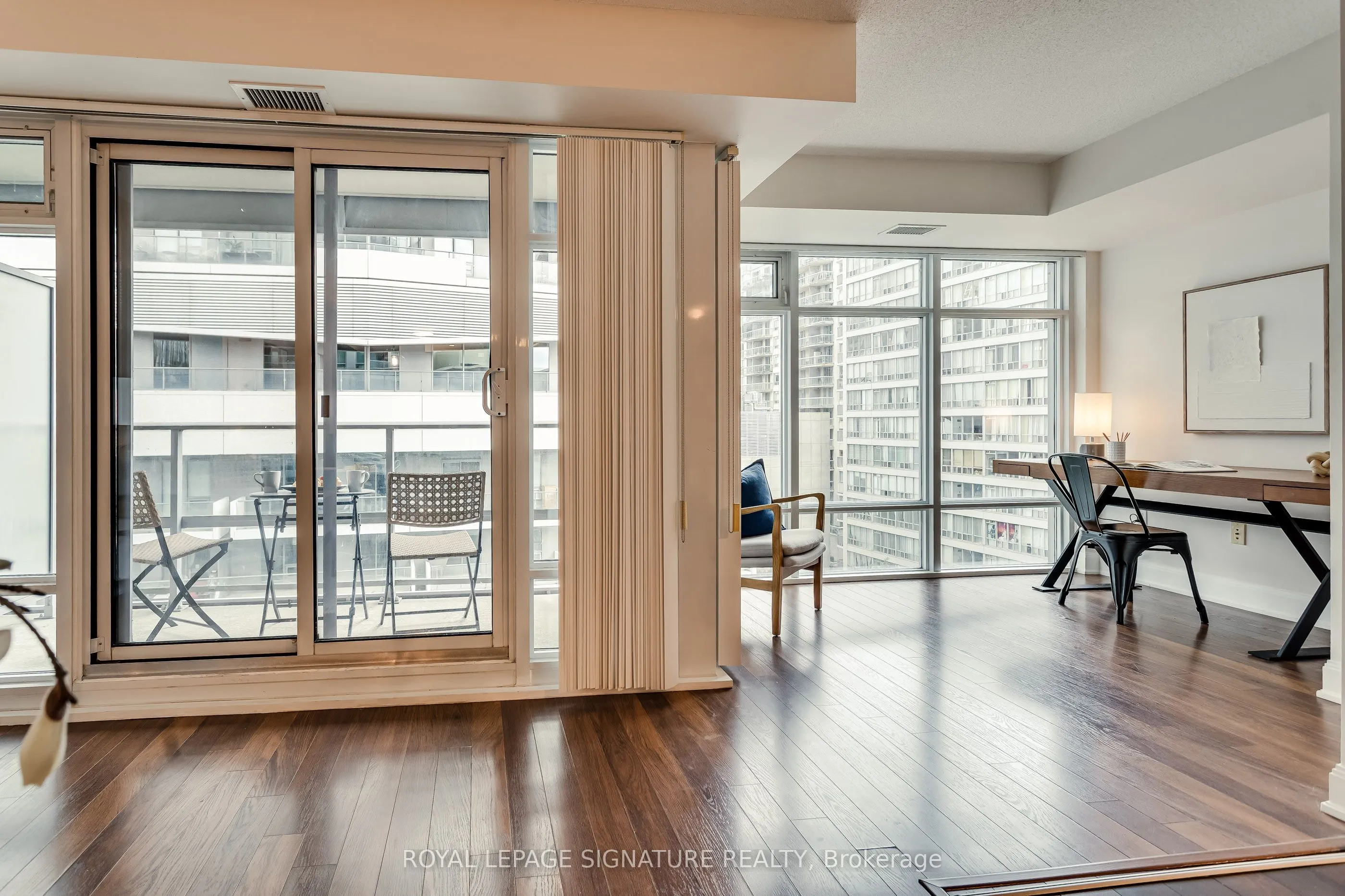 2191 Yonge Street #910