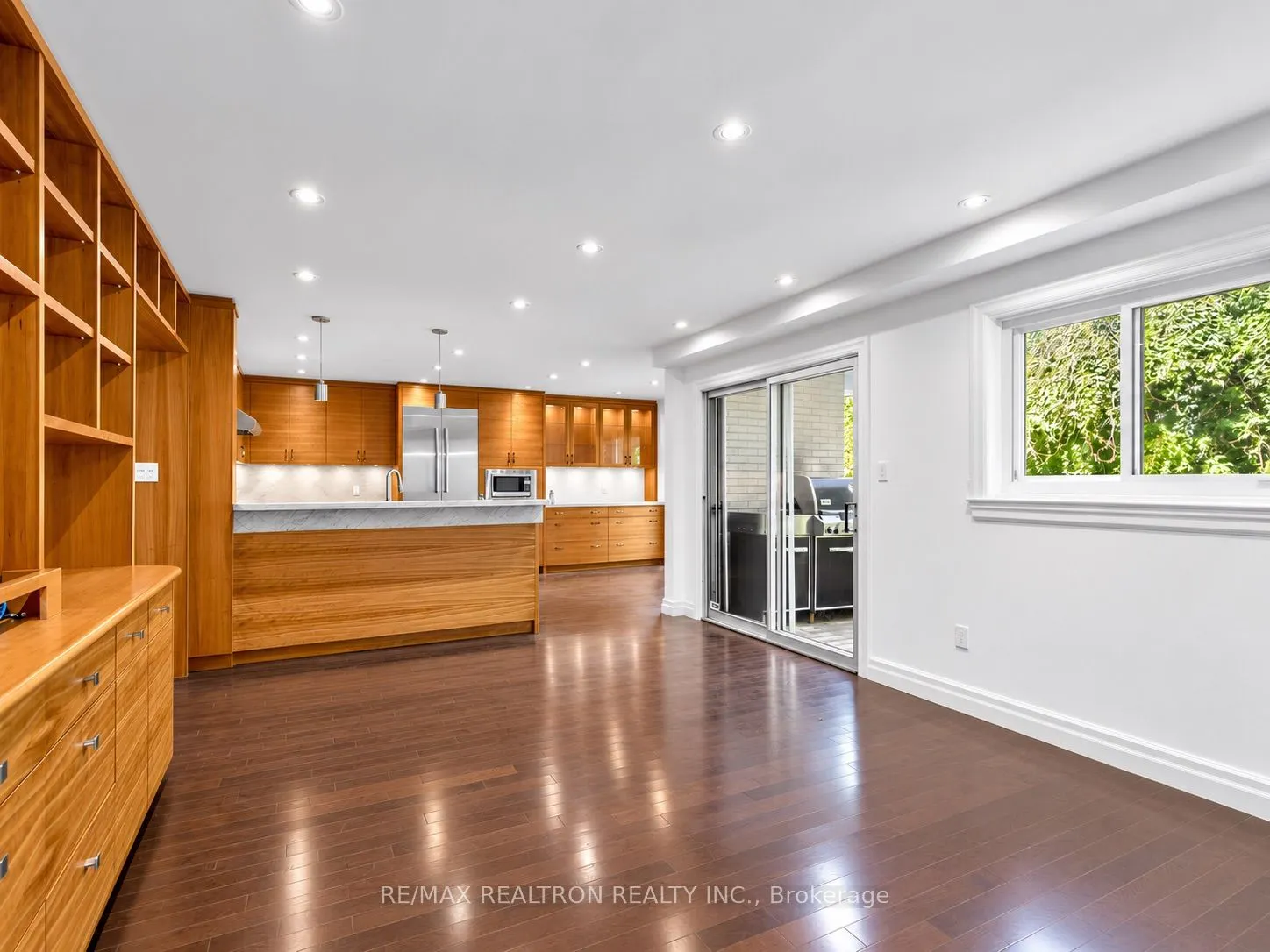 42 Apollo Drive