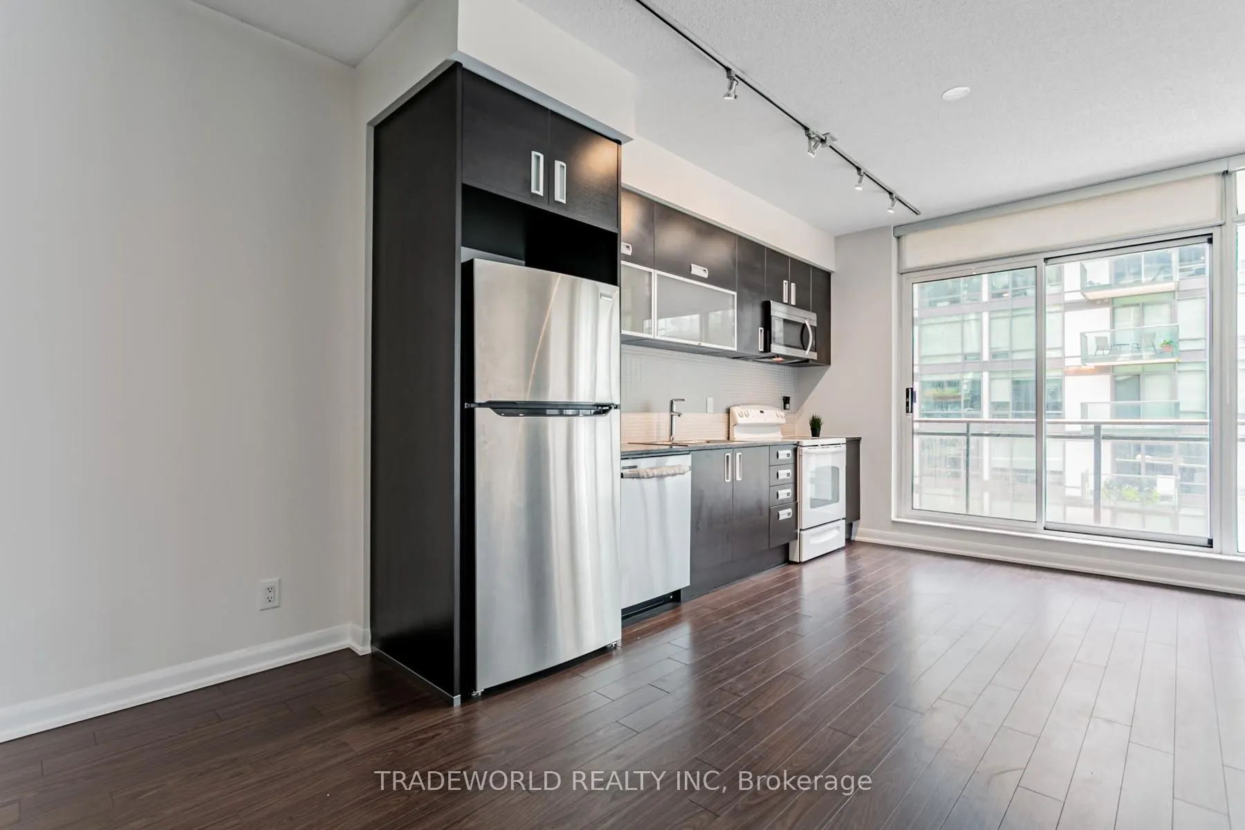 205 Frederick Street #909