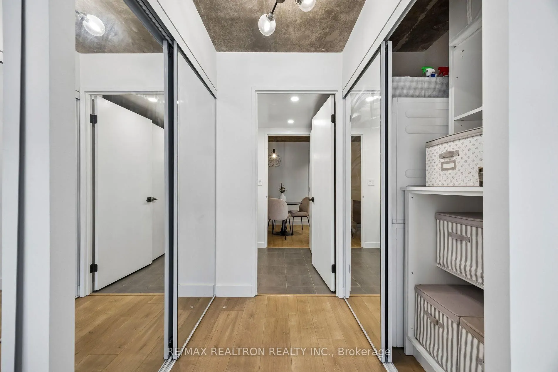 1005 King Street W #512