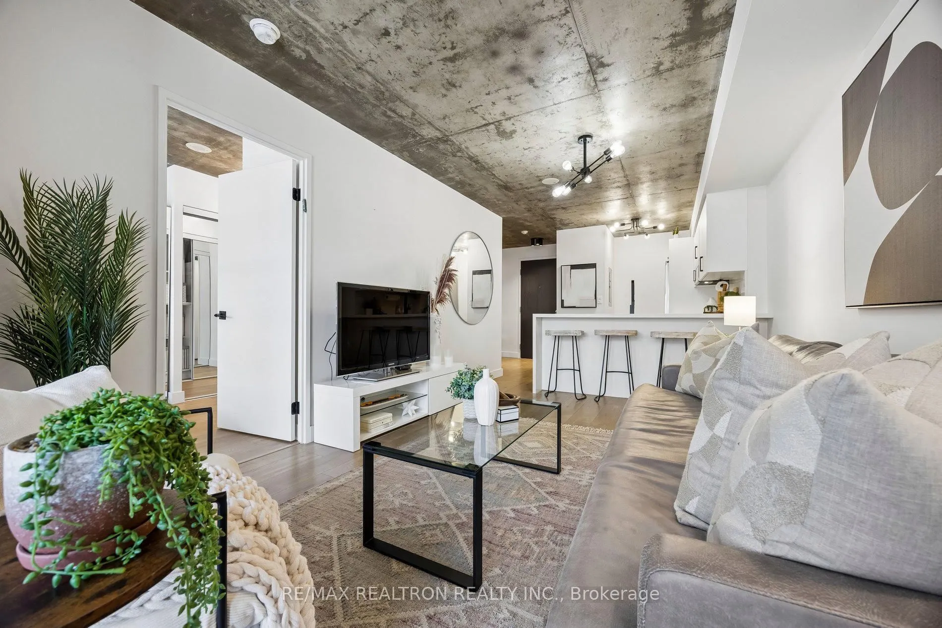 1005 King Street W #512