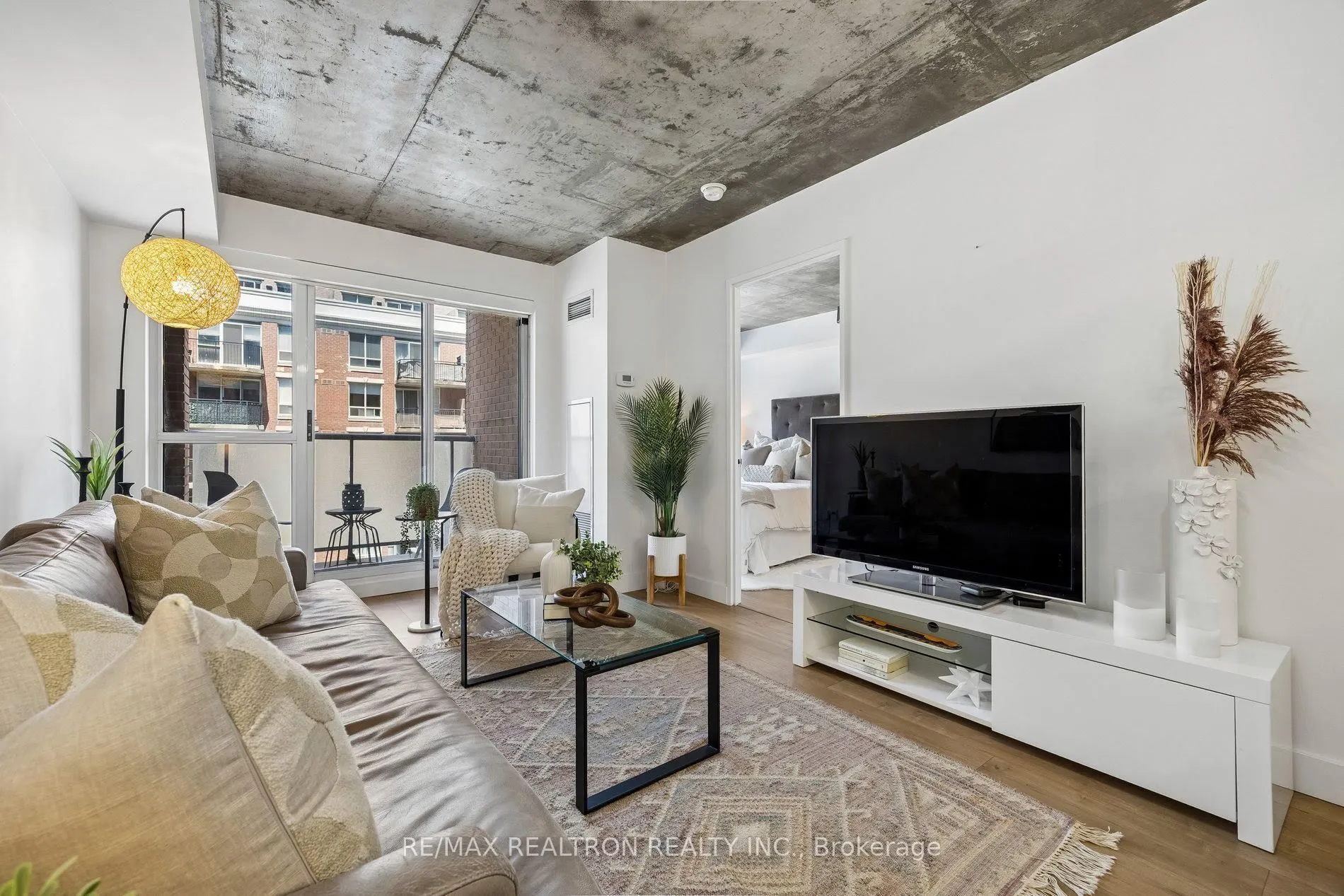 1005 King Street W #512