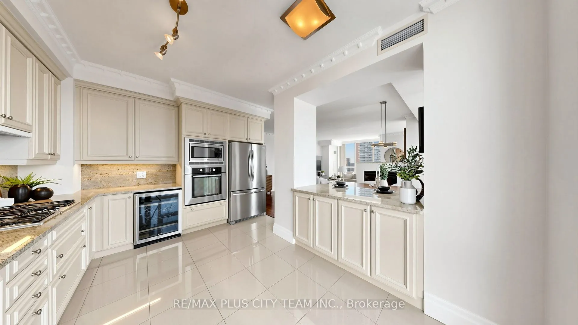 16 Harbour Street #4302