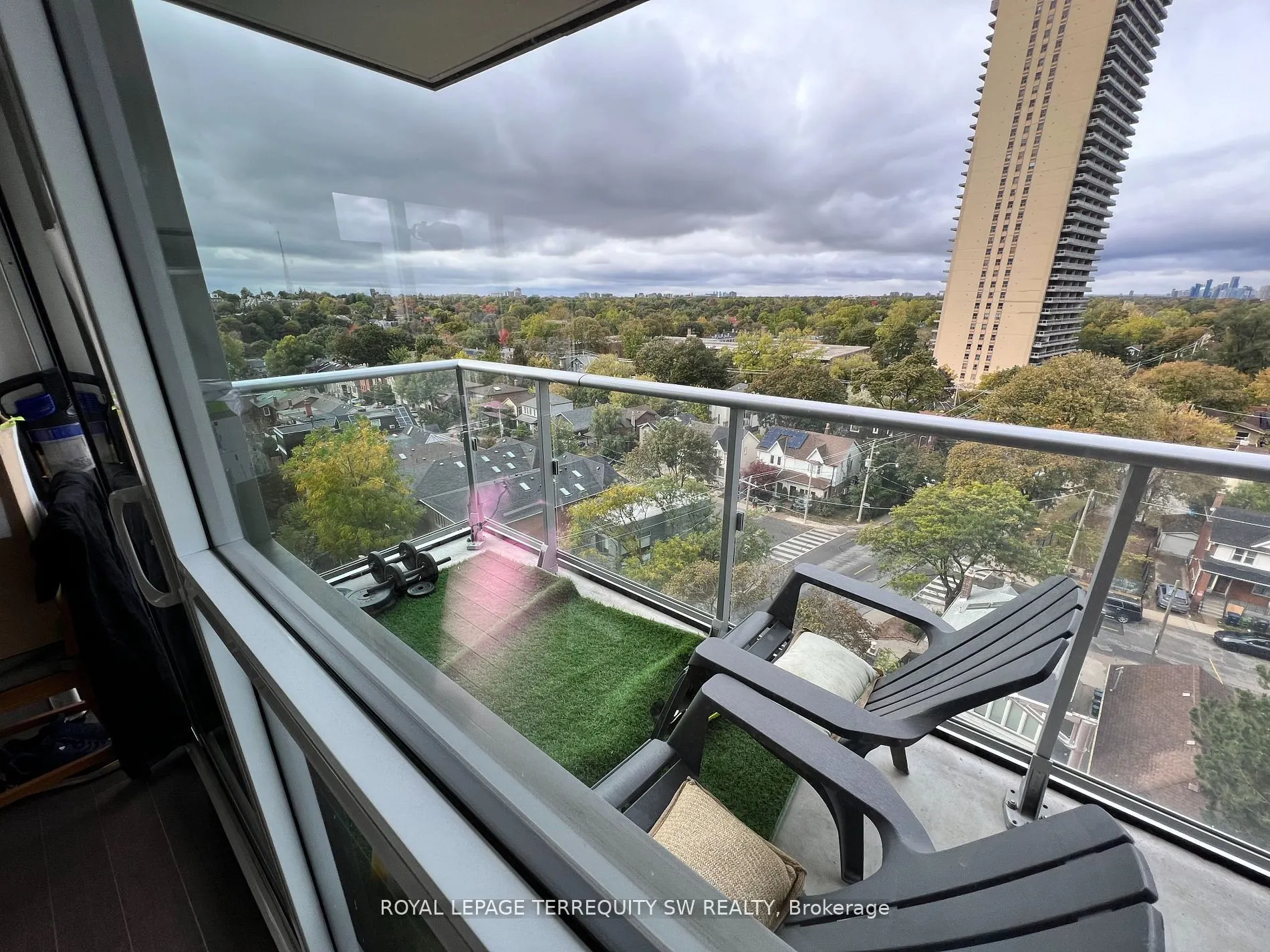 58 Orchard View Boulevard #902